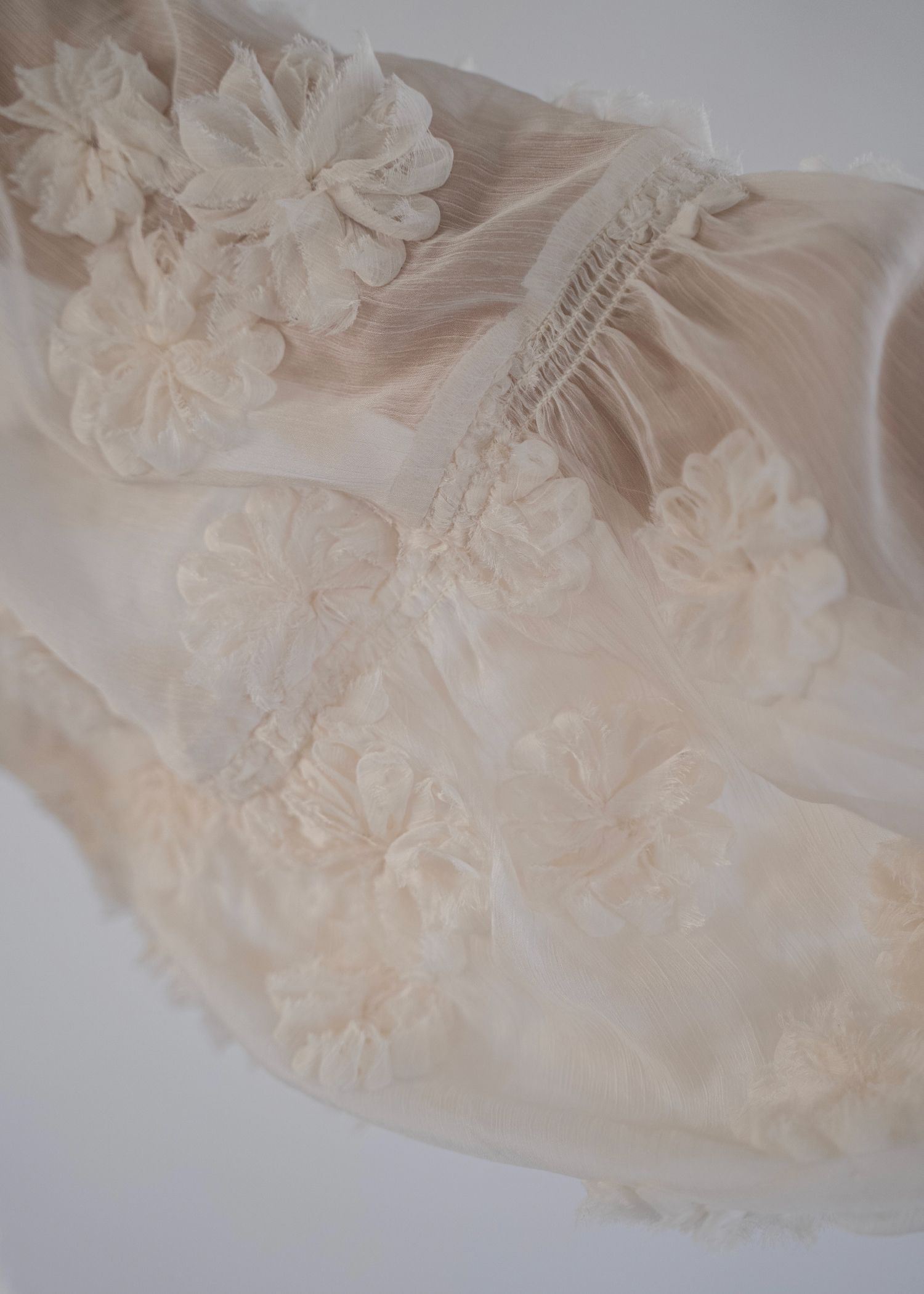 flower motif sheer BL (Ivory) / フラワーモチーフシアーブラウス (アイボリー) / 26SS