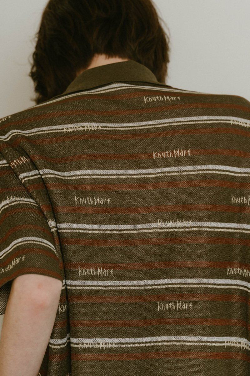 logo stripe polo knit (unisex) / ロゴストライプ ニットポロシャツ レギュラー丈 (カーキ) / 25SS