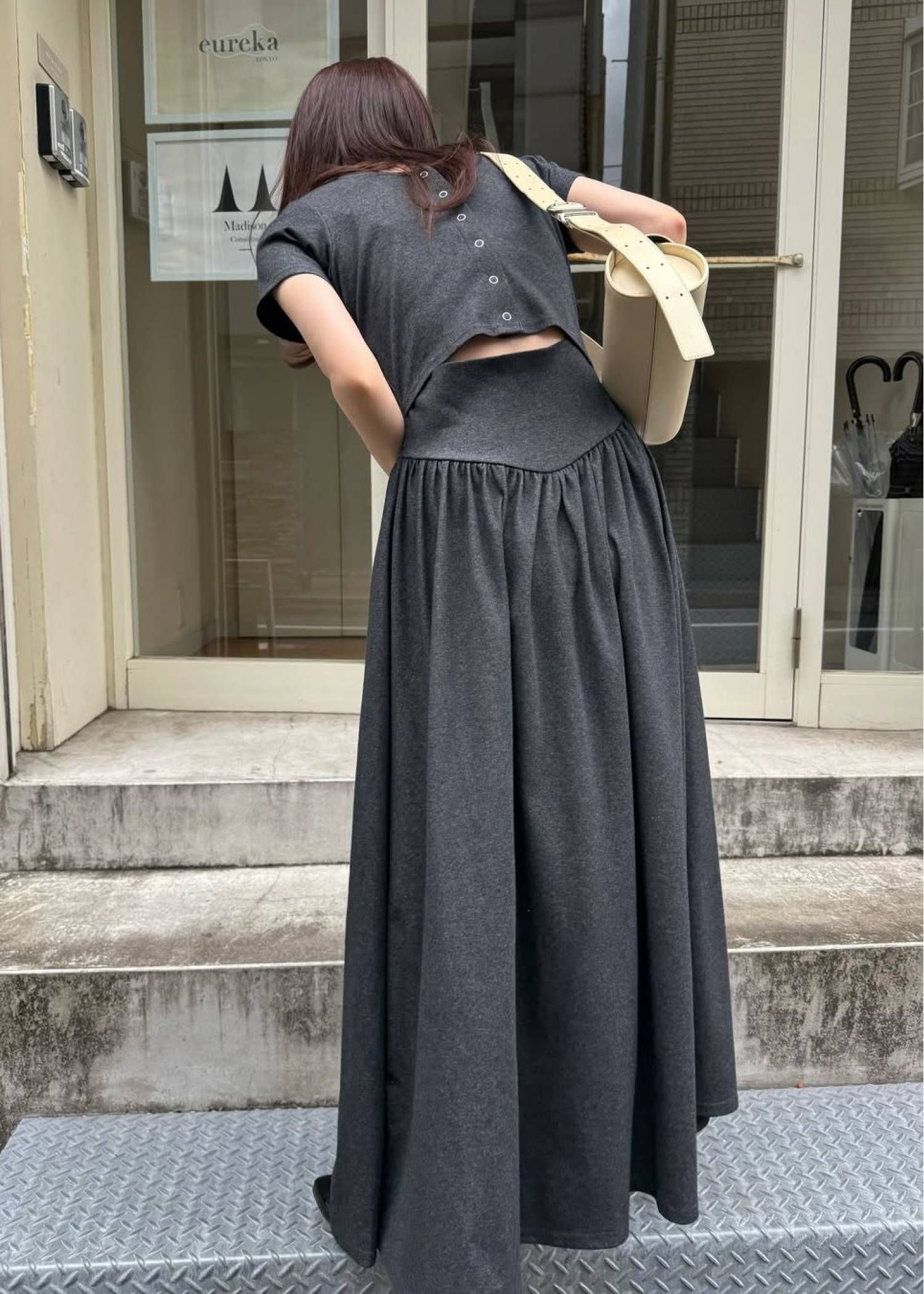 ヘルシーカット ワンピース (チャコール) healthy cut out waist snap button OP (charcoal) /  26SS