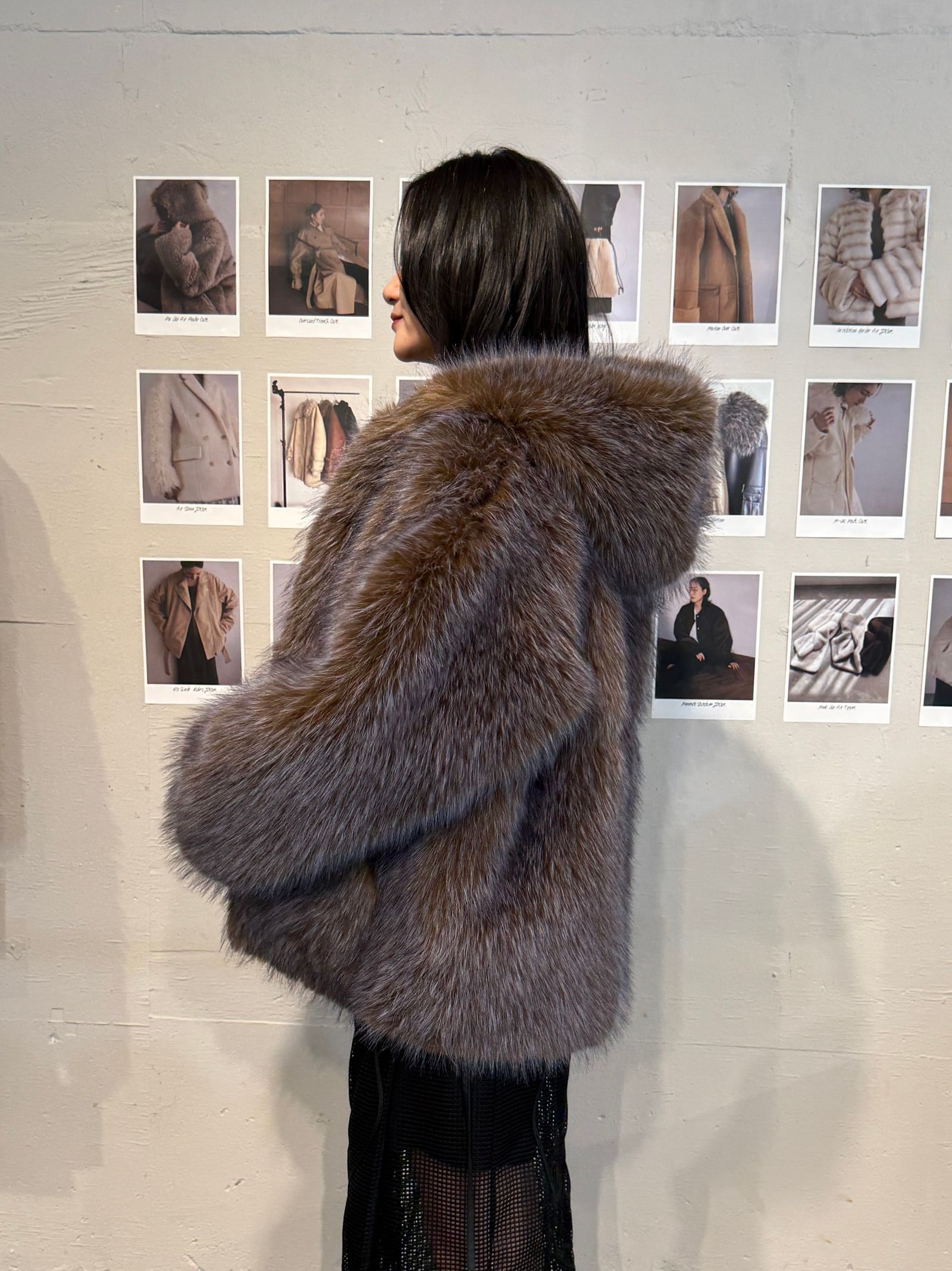 【25AW】Fox Like Fur Foodie Coat (ブラウン) / フォックスライクファー フーディコート / エコファー / フェイクファー