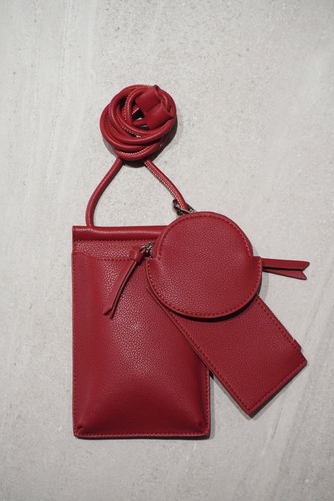 RECYCLING LEATHER MULTI MOBILE POUCH / リサイクルレザーマルチモバイルポーチ (レッド) スマホショルダー/コインケース・カードホルダー付き / 取り外し可能