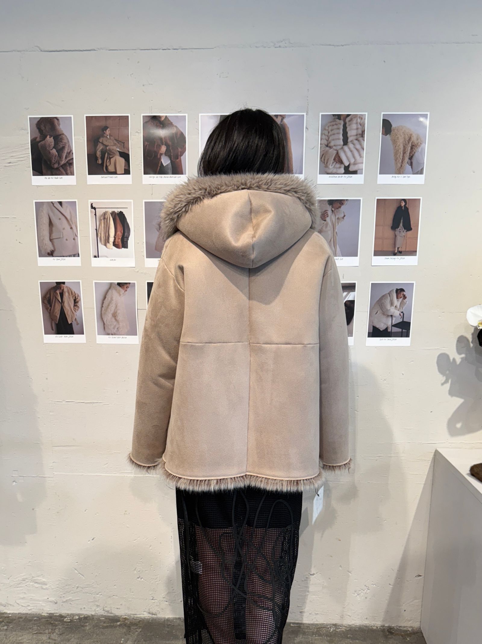 【25AW】Fox Like Fur Foodie Coat (ベージュ) / フォックスライクファー フーディコート / エコファー / フェイクファー