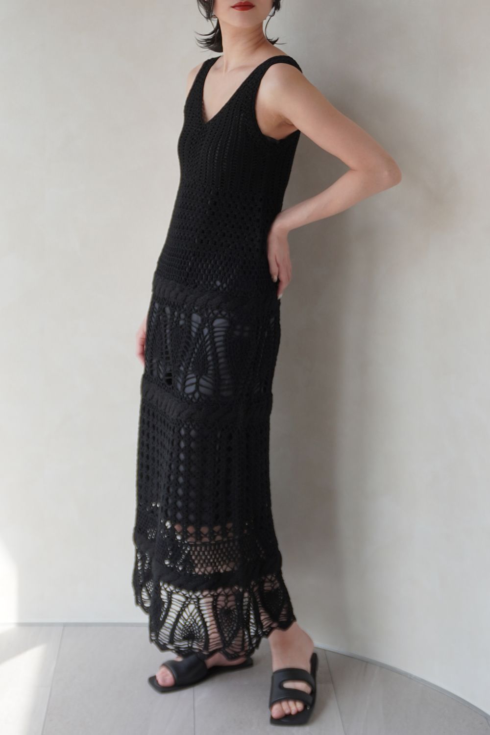 HANDMADE KNIT DRESS / ハンドニットドレス (ブラック)