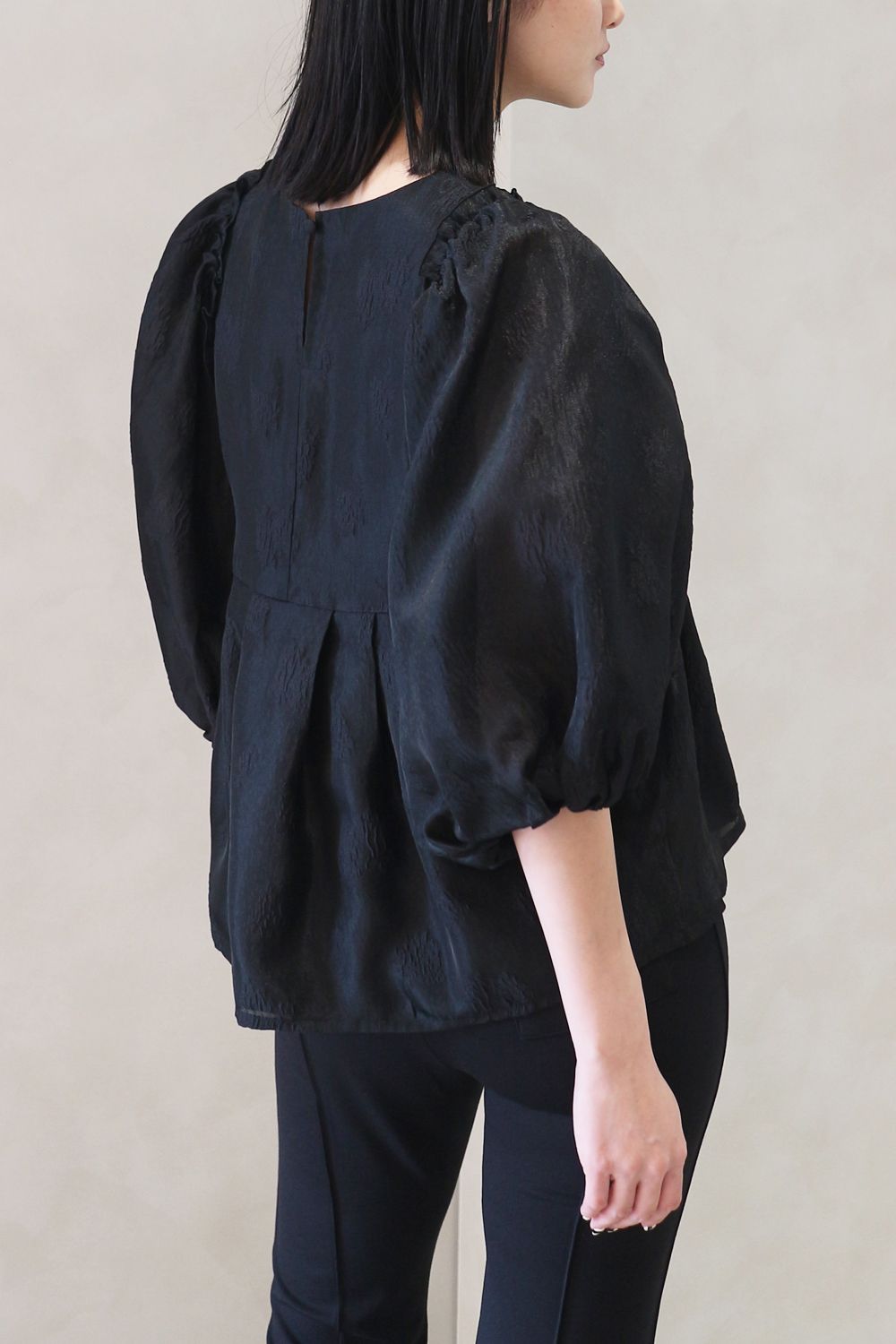 VOLUME SLEEVE JACQUARD TOPS / ボリュームスリーブジャカードトップス (ブラック)