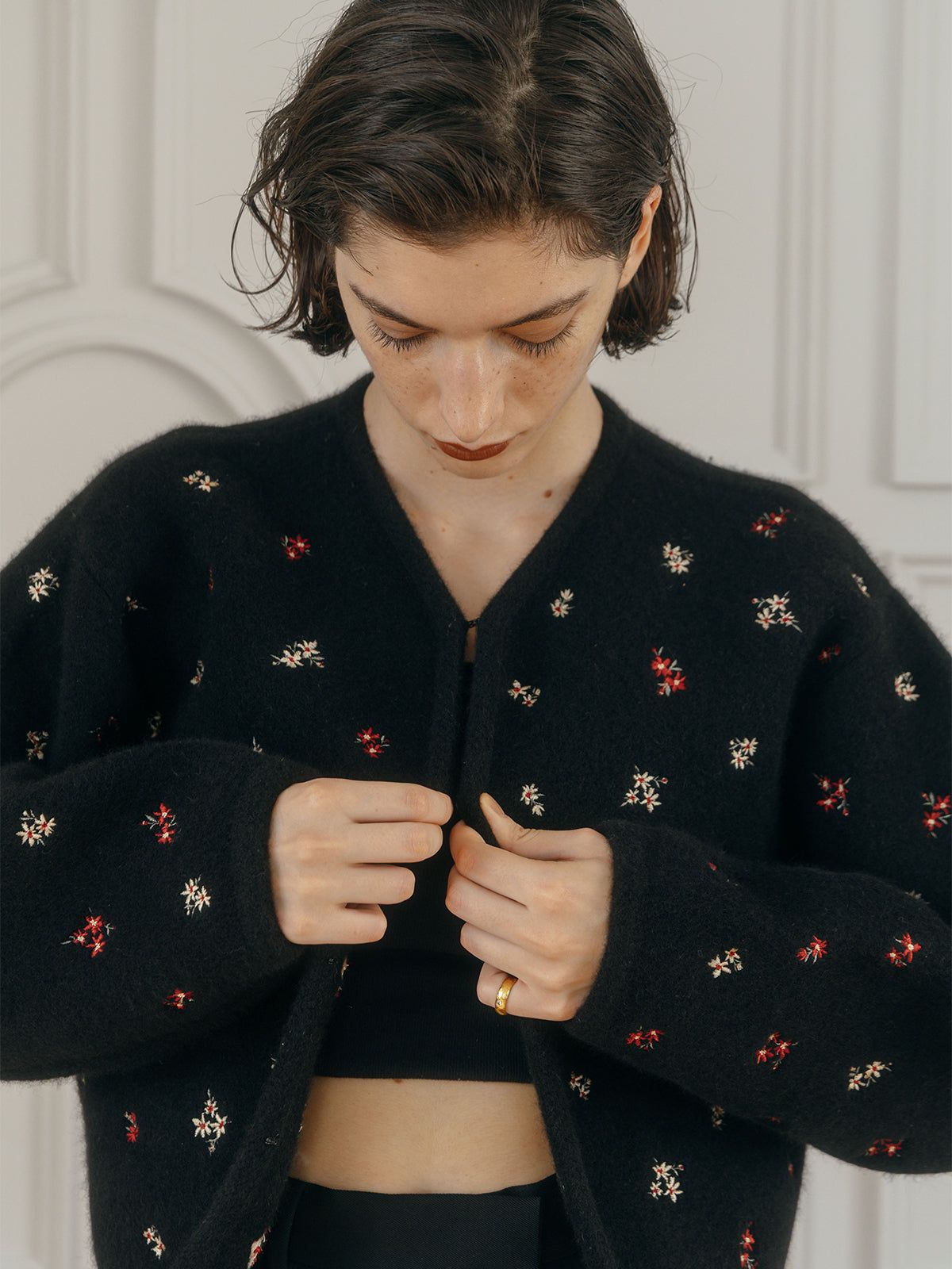 【25AW】FLOWER EMBROIDERY KNIT JACKET / フラワーエンブロイダリー ニットジャケット (ブラック)