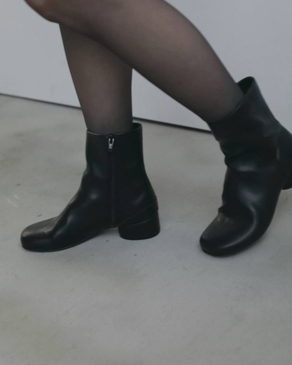 ローヒール ショートブーツ (ブラック) Lowheel Short Boots (Black) / 26AW 【6月29日まで期間限定予約】