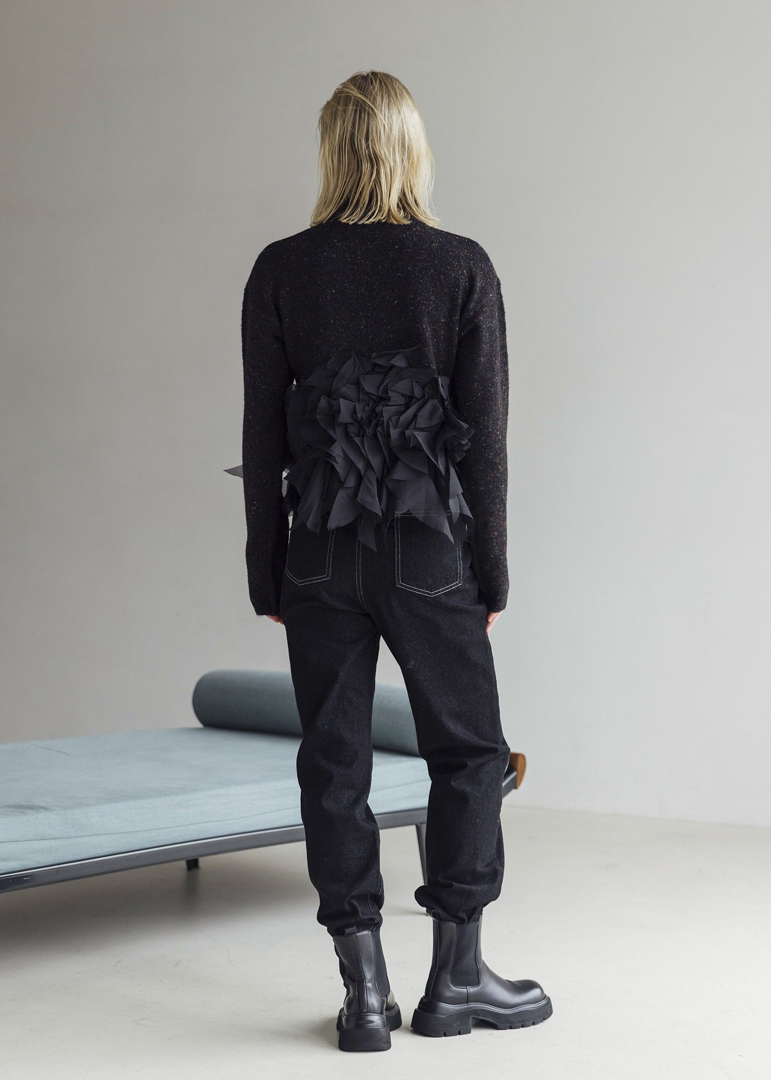 gradation frill bottleneck knit / グラデーション フリルニット (ブラック) / 25AW