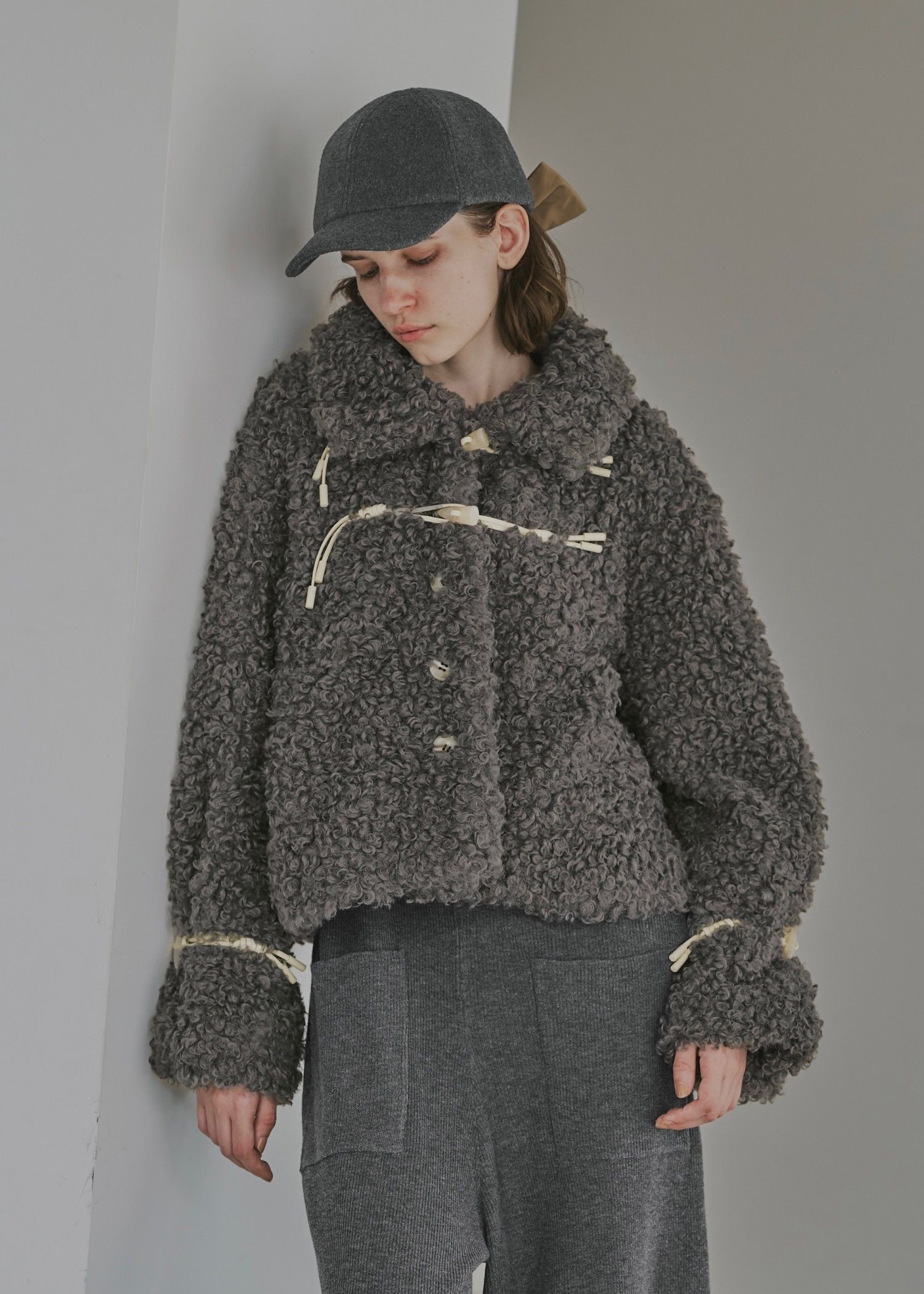 poodle fur cord toggle short JK / プードルファー トグルショートジャケットコート (チャコール) / 25AW