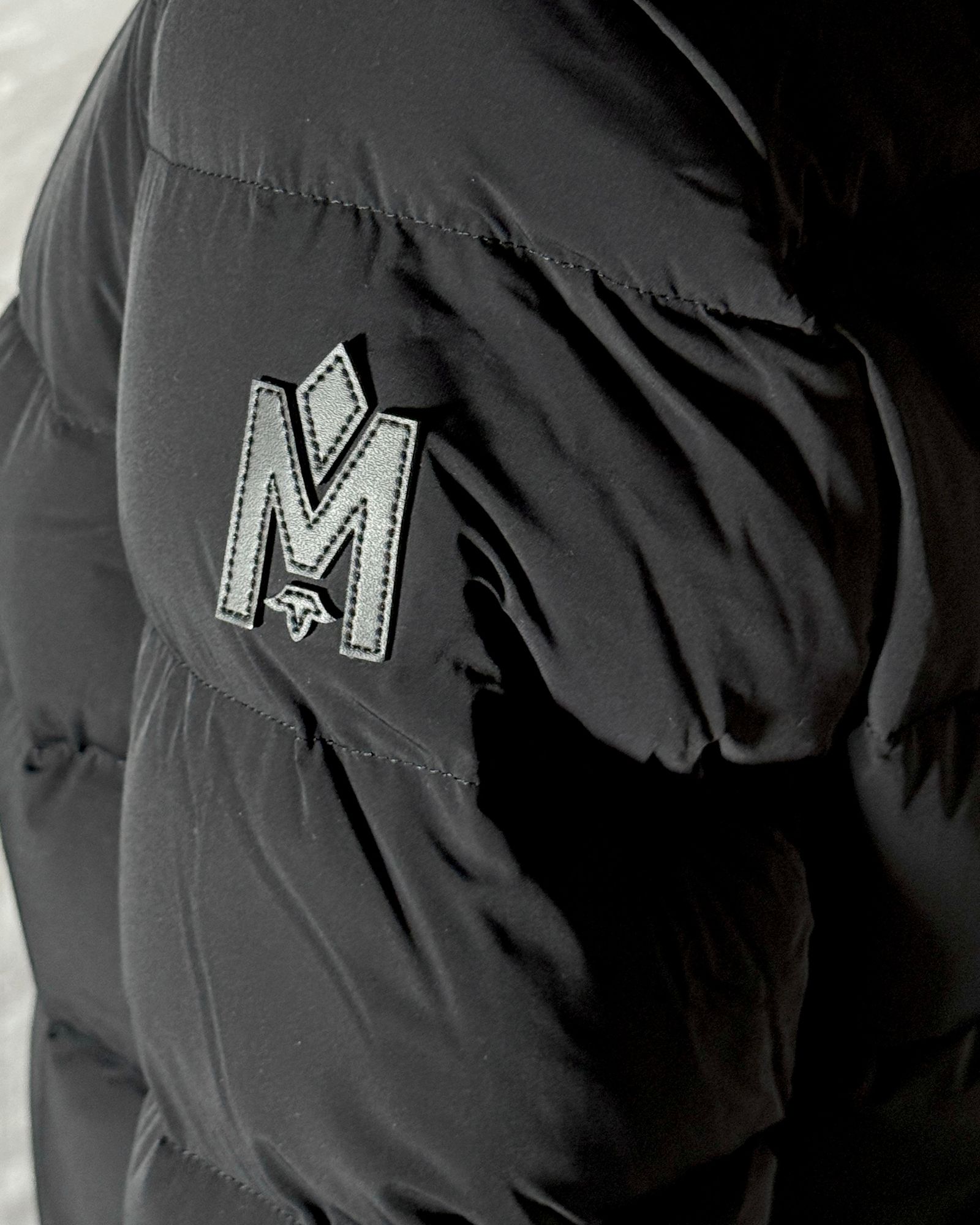 【2025AW】CALLA-BX / ファー付きストレッチダウンコート (ブラック) / レディース