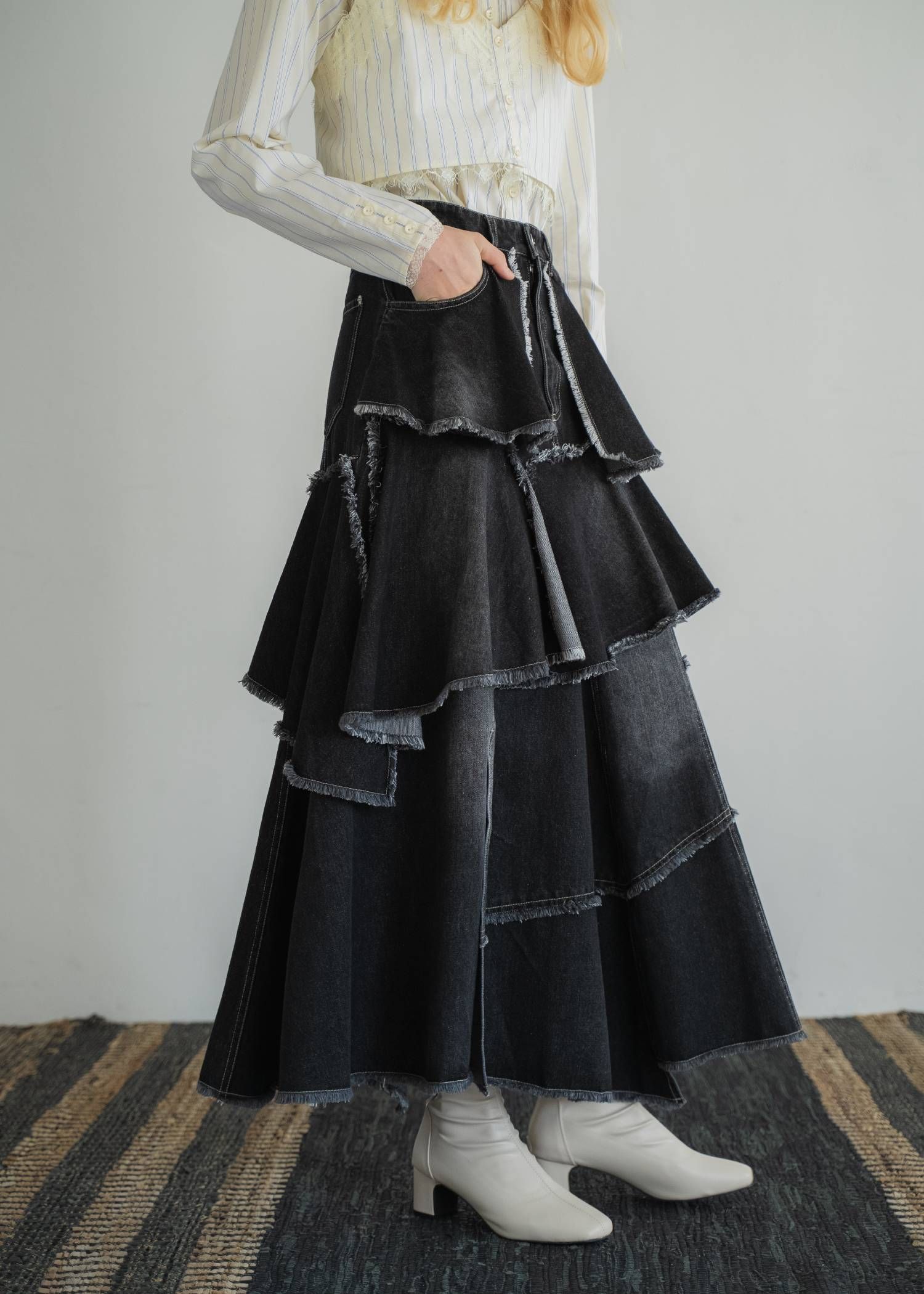 ランダム ティアードフリル デニムスカート (ブラック) random tiered frill denim SK (Black) /  26SS