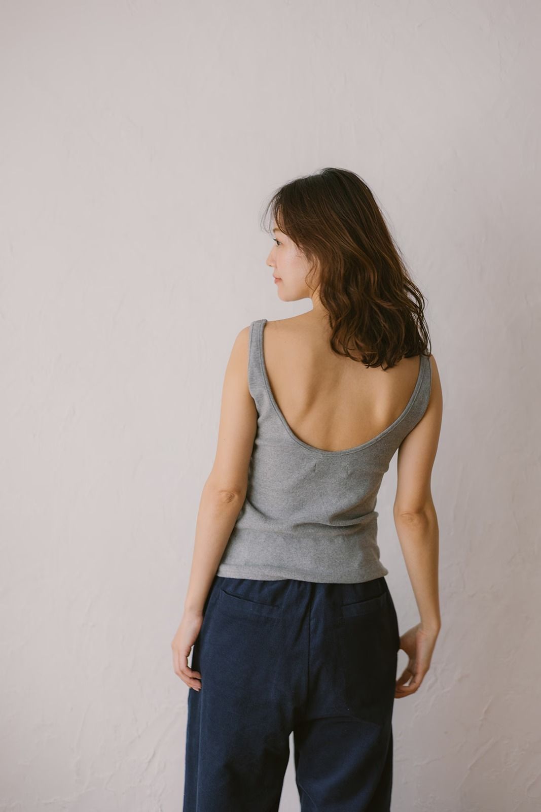 スクエアネックカップインタンクトップ (グレー) Square Neck Tank Top (Gray) /  26SS