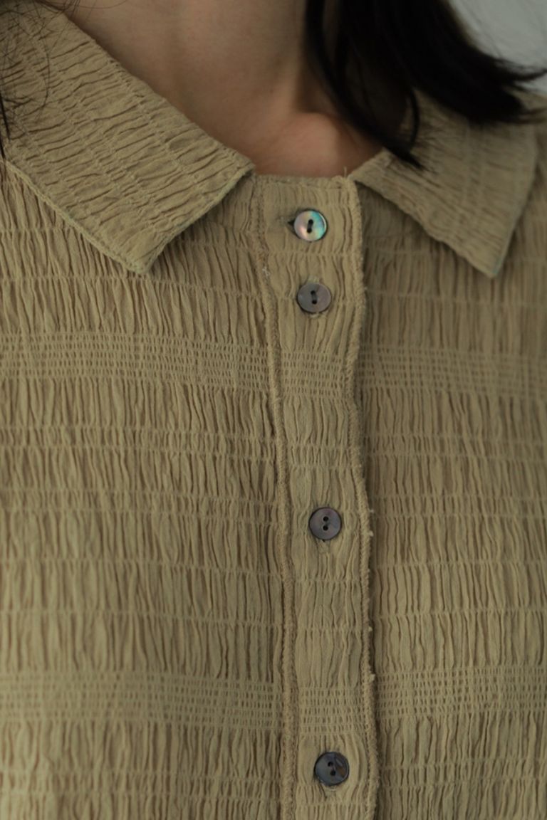 ànuke - Shirring Mellow Shirts / シャーリング メロウシャツ (ベージュ) | Sir online ...