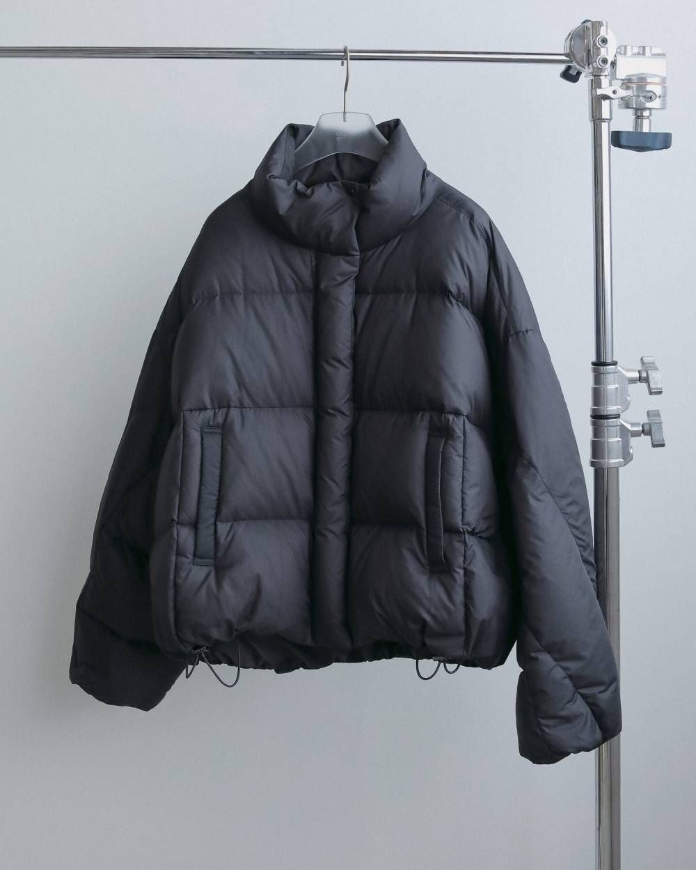 スタンドカラーダウンジャケット (チャコールグレー) Standcollar Down Jacket (Charcoal gray) / 26AW 【6月29日まで期間限定予約】