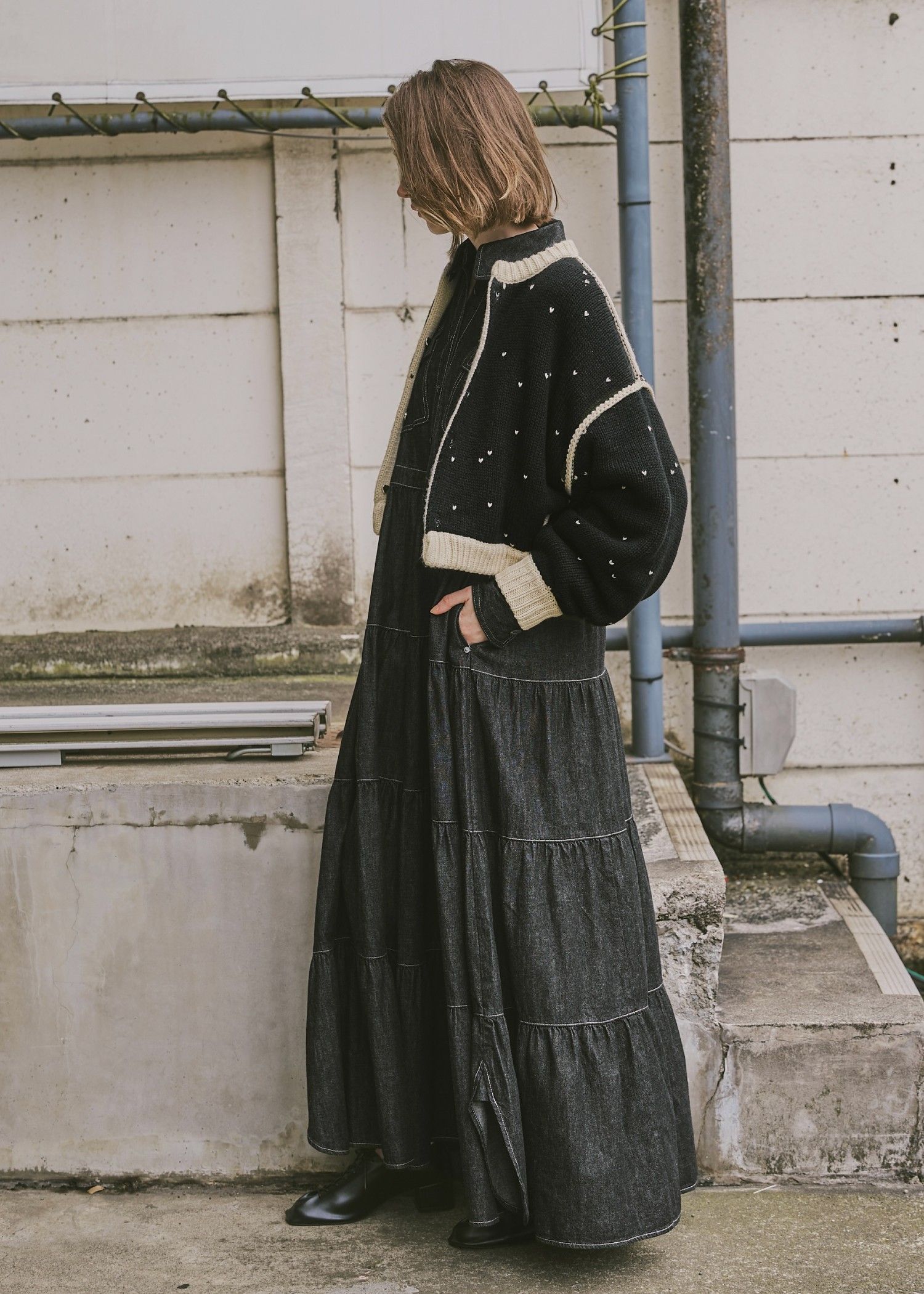 heart dot jacquard reversible cropped knit cardigan / ハートドット ジャガード リバーシブルクロップドカーディガン (タン×ブラック) / 25AW