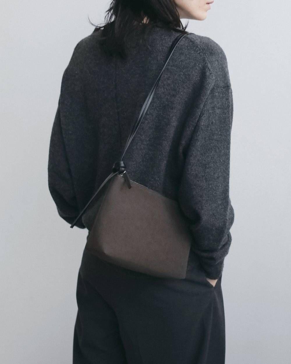エコレザーハンドバッグ (ブラウン) Ecoleather Hand Bag (Brown) / 26AW 【6月29日まで期間限定予約】