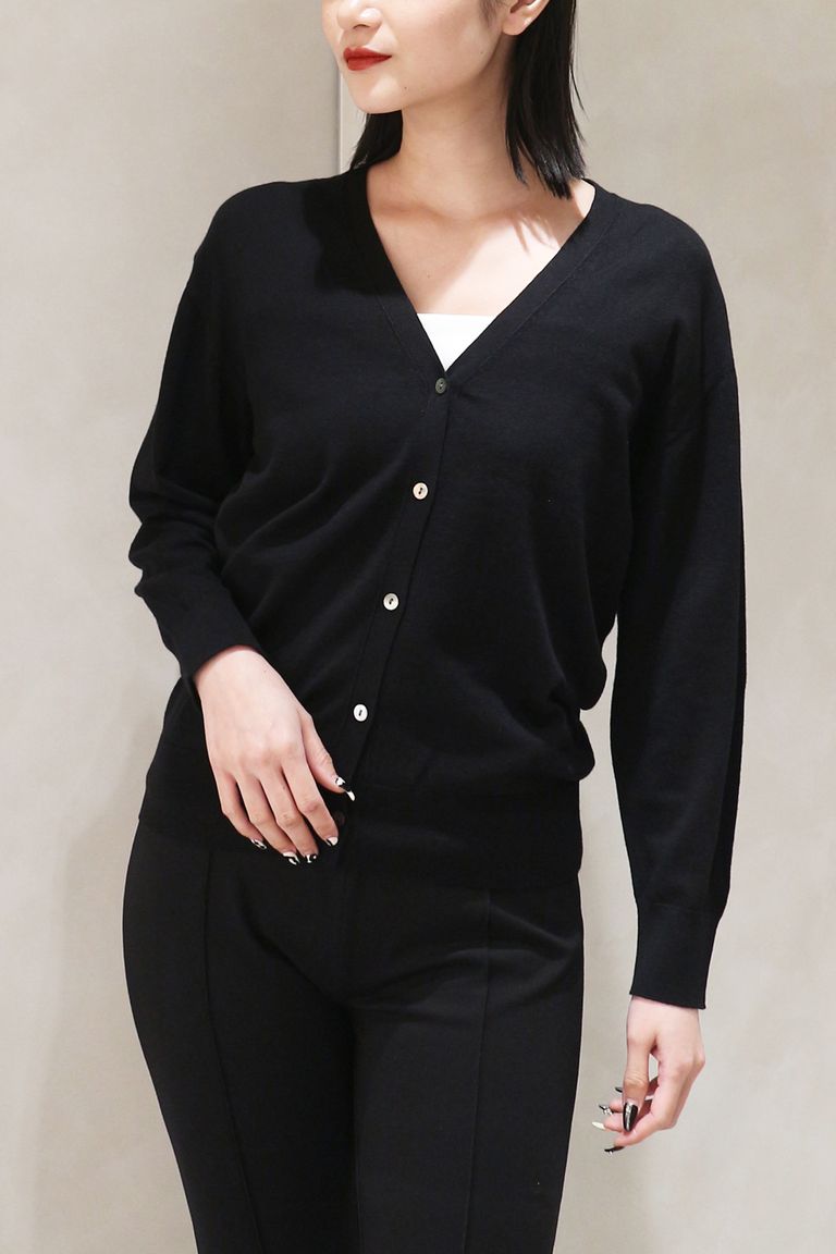 163cm 着用:フリー (店内照明)
