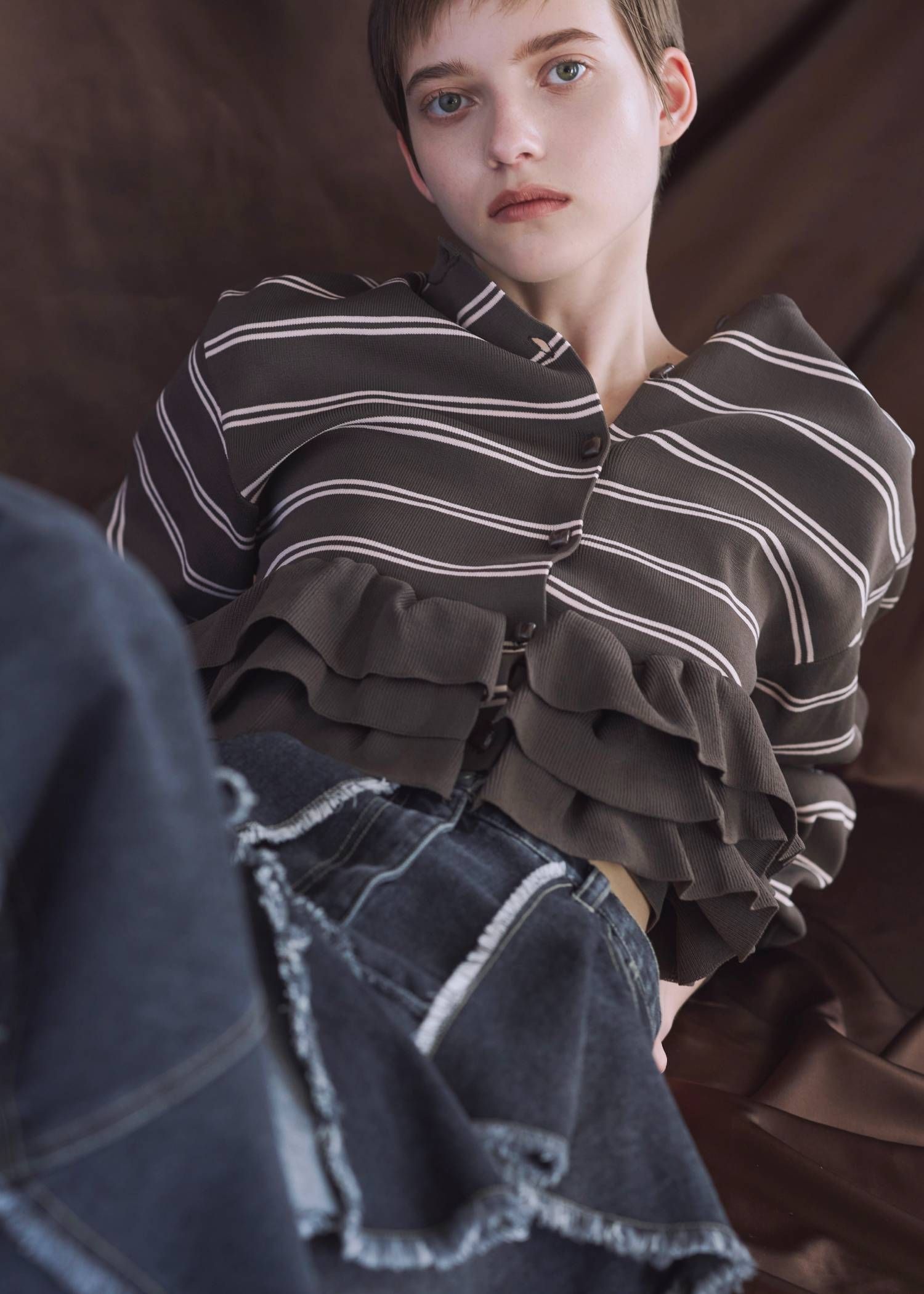 フリルニットカーディガン (ブラウン) hem ruffle frill knit cardigan (Brown) /  26SS