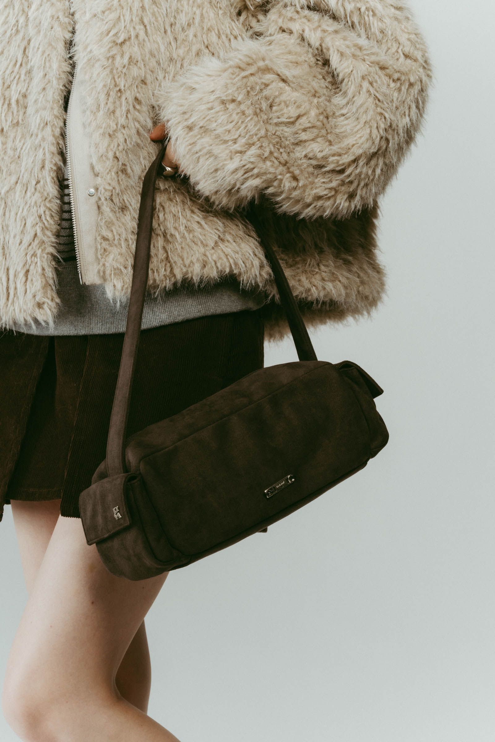 rectangle suede shoulder bag / レクタングル スエードショルダーバッグ (チャコール) / 25AW