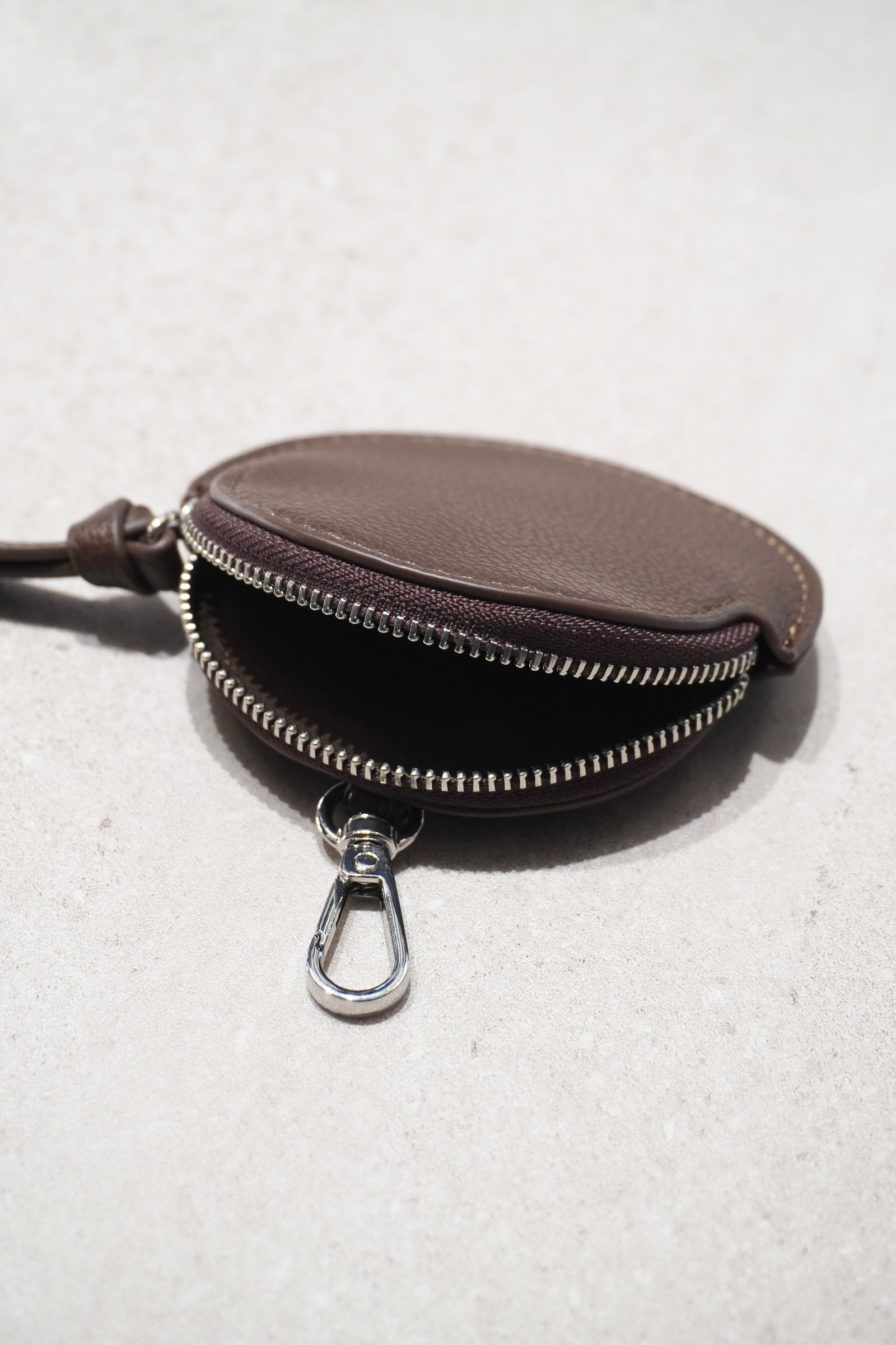 RECYCLING LEATHER MULTI MOBILE POUCH / リサイクルレザーマルチモバイルポーチ (ブラウン) スマホショルダー/コインケース・カードホルダー付き / 取り外し可能