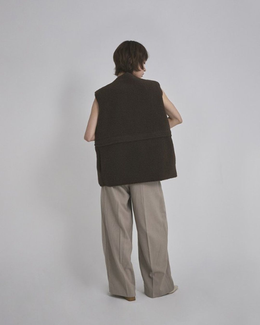 【先行予約】【26TH-15】ムートン調ボアショートベスト (ブラウン) Mouton Like Boa Short Vest (Brown) /  エコファー  /  フェイクファー 【受注期間6/14 23:59まで】