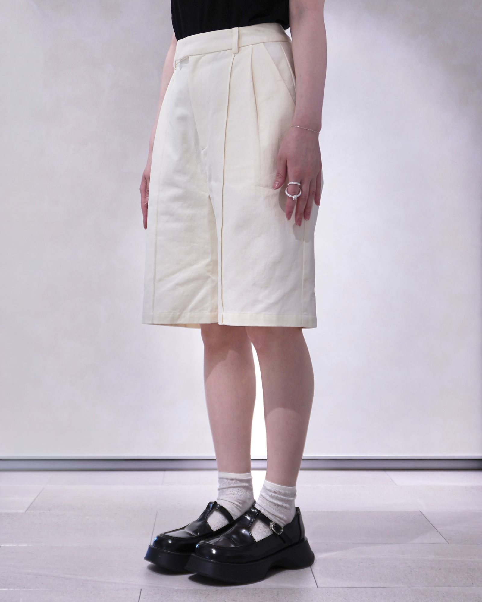 センターシームハーフパンツ (アイボリー) Center Seam Shorts