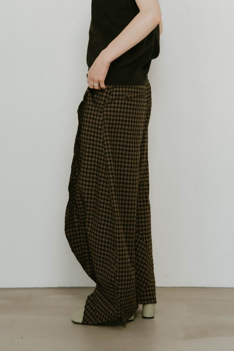 美品　Knuth Marf デザインパンツ　微光沢　特殊加工生地 Knuth Marf - slit deformed pants(unisex) / スリット ディ
