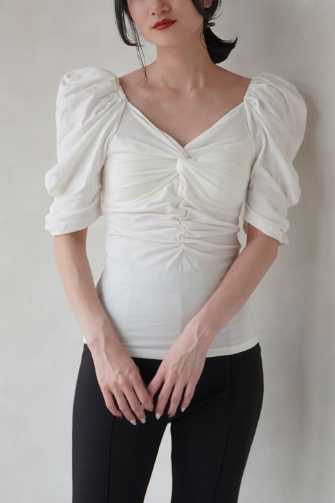 GATHER TOPS / カップ付きギャザーカットソートップス (ホワイト)
