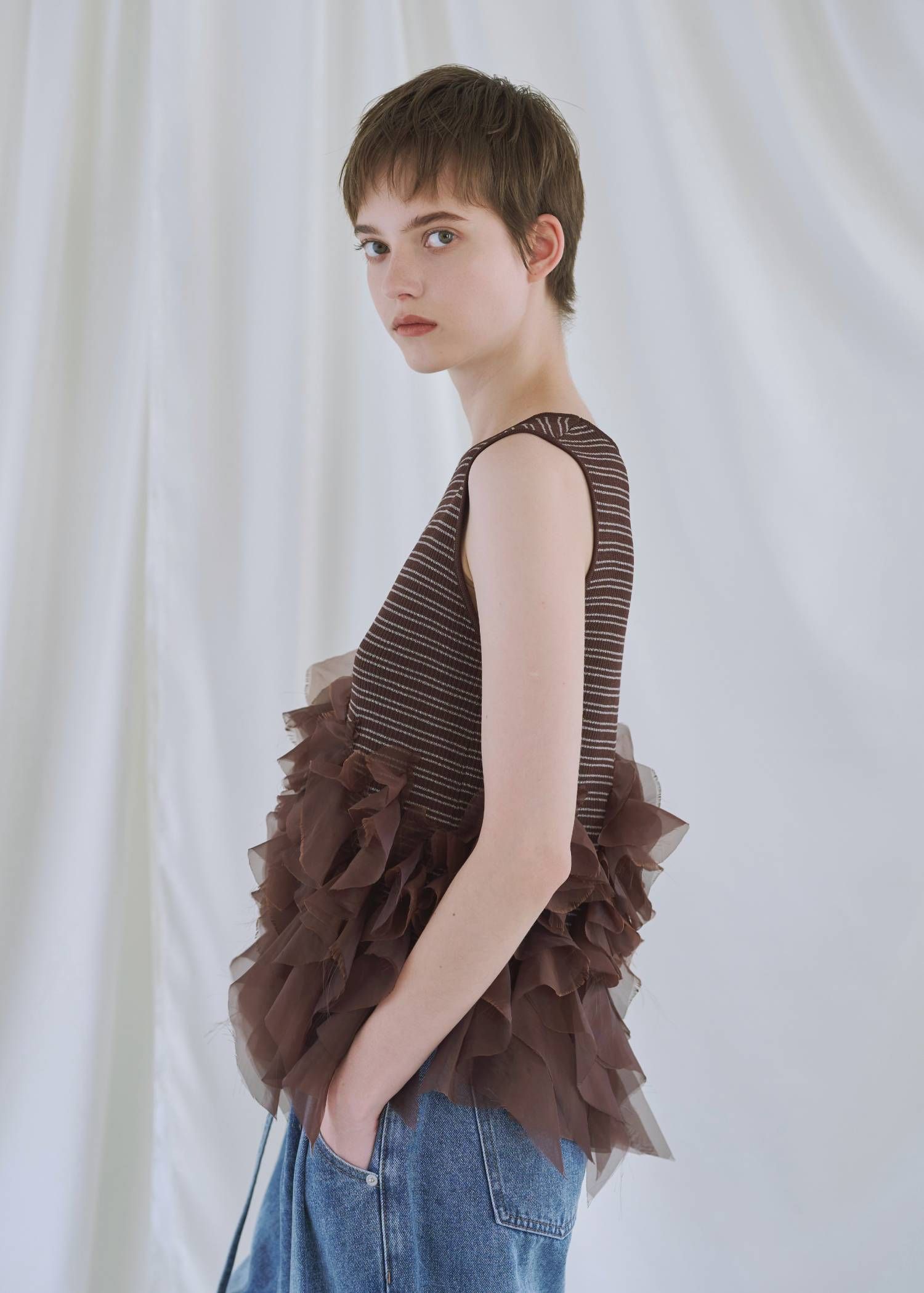 グラデーションフリル ノースリーブニット (ブラウン) gradation frill no sleeve knit (Brown) /  26SS