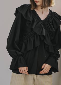 frill cross asymmetry BL / フリルクロス アシンメトリーブラウス (ブラック) / 25AW