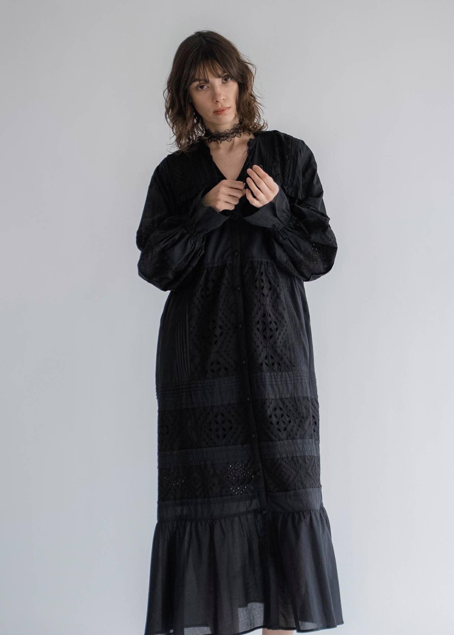 ティアードワンピース (ブラック) pieced cotton lace tiered volume OP (Black) /  26SS