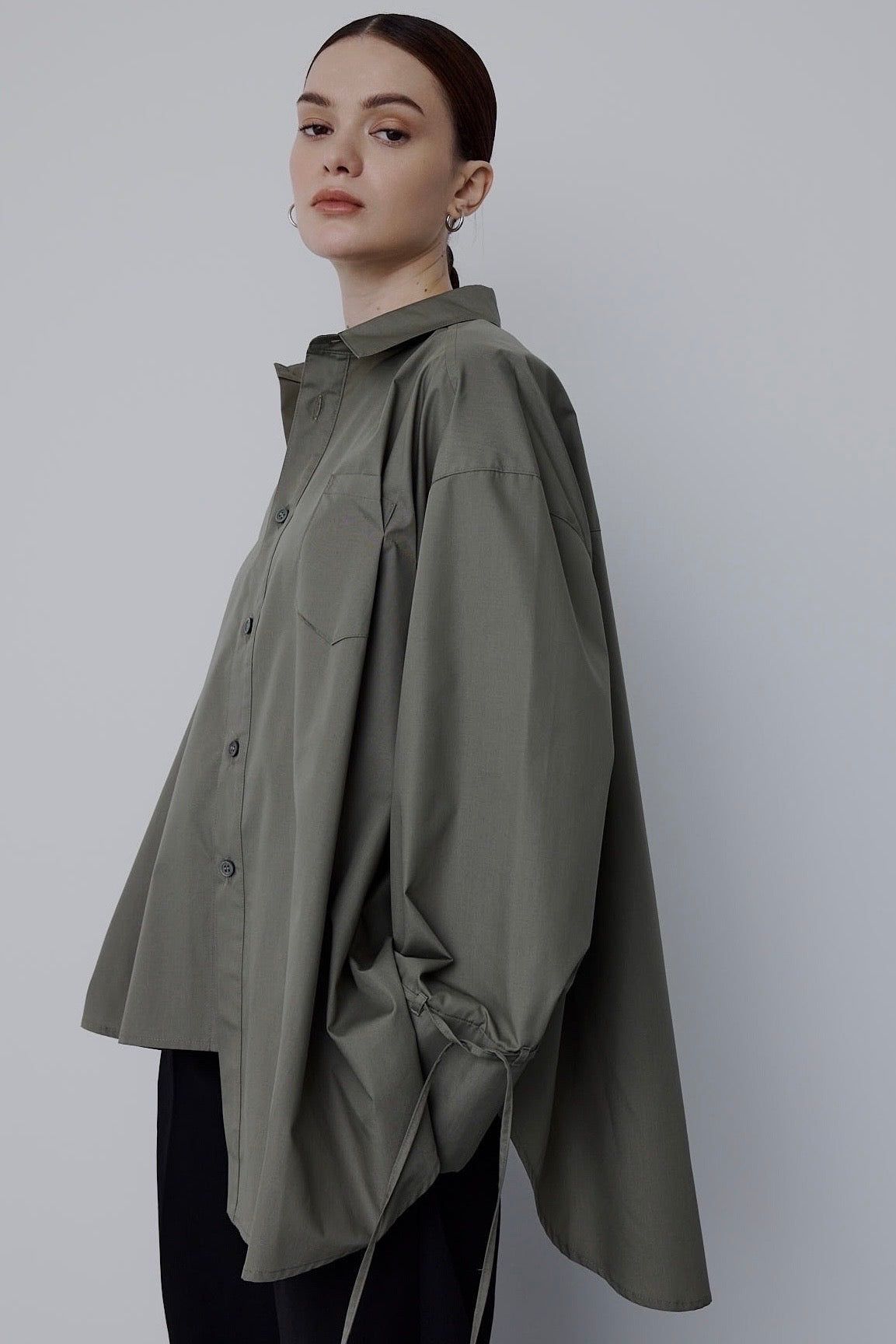 Chest tuck tunic / チェストタック チュニック (カーキ)