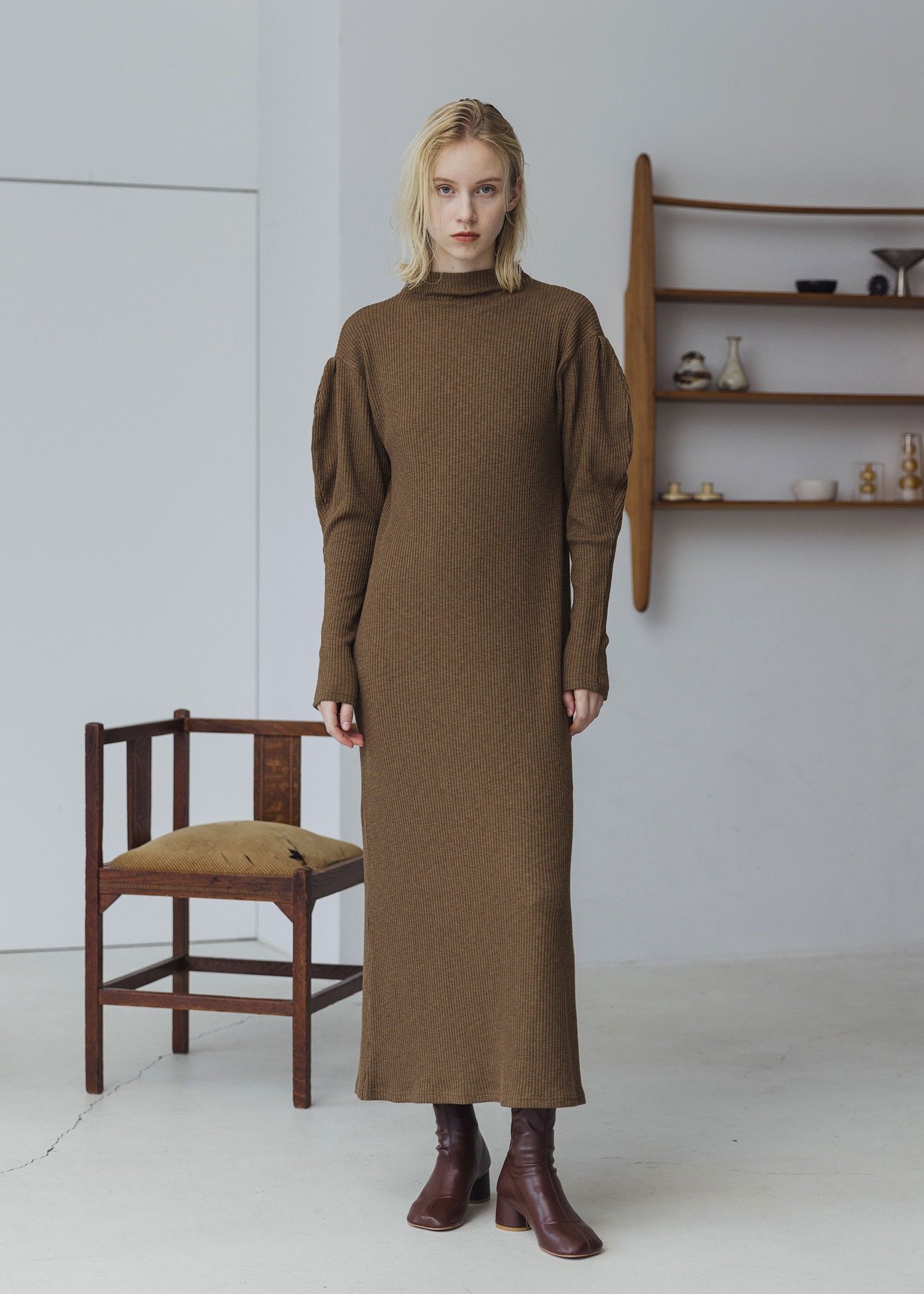 volume sleeve high neck rib OP / ハイネックリブワンピース (ブラウン) / 25AW /