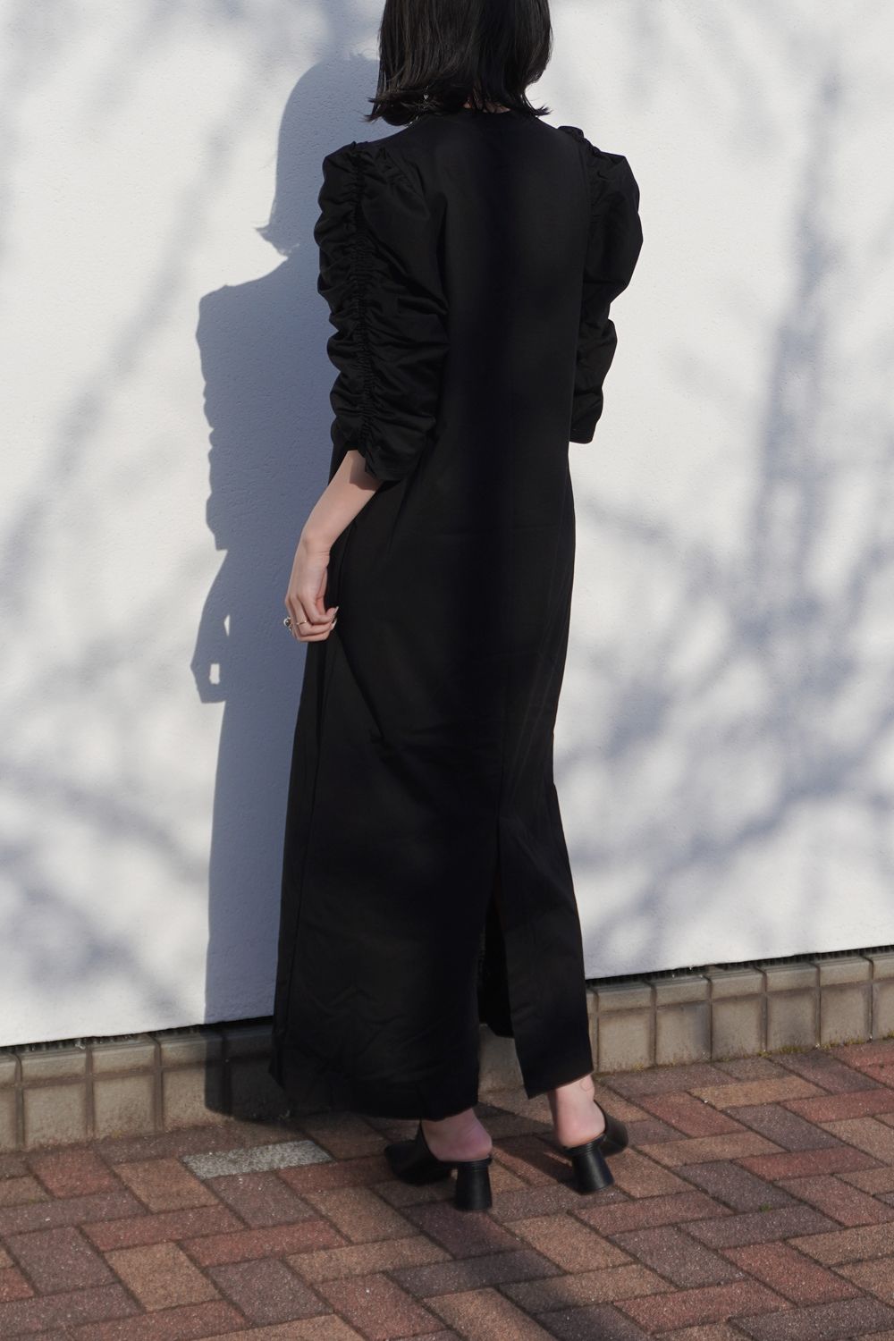 CLEFF GATHERED SLEEVE DRESS / ギャザースリーブドレス (ブラック)