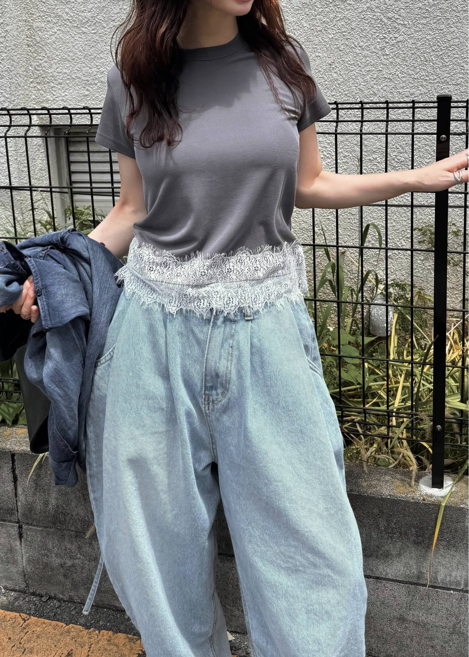 レース コンパクトTシャツ (ブルー) hem scallop lace compact T-Shirt (Blue) /  26SS