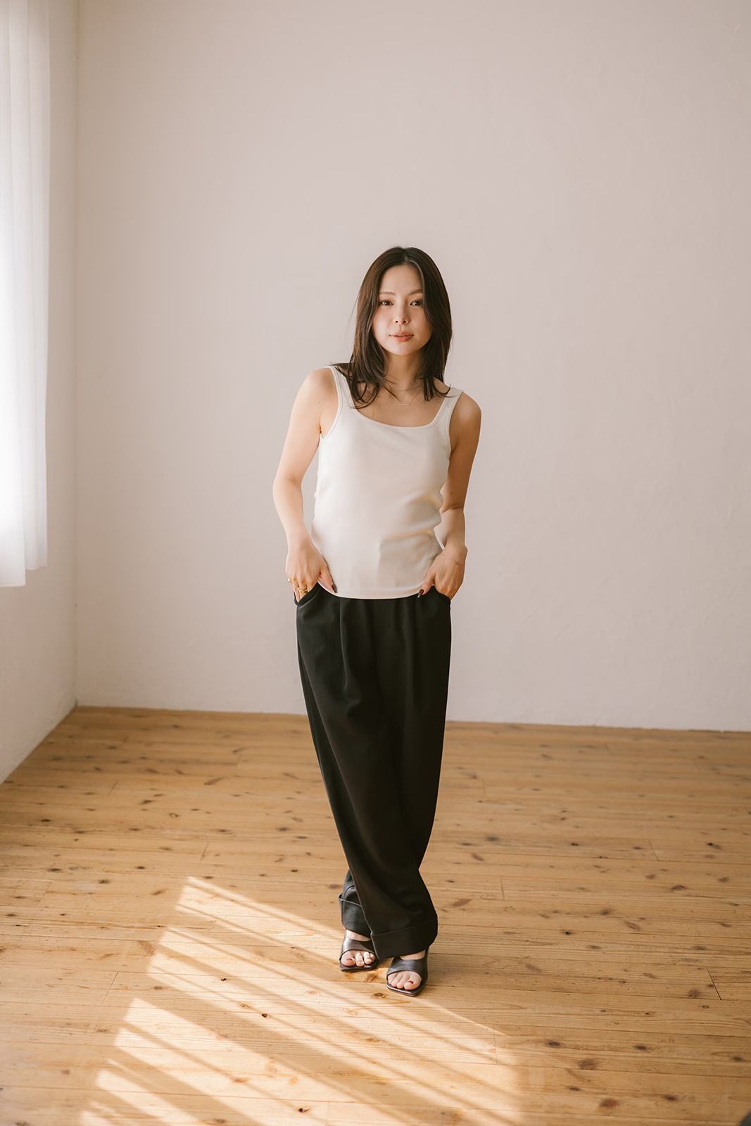 スクエアネックカップインタンクトップ (ホワイト) Square Neck Tank Top (White) /  26SS