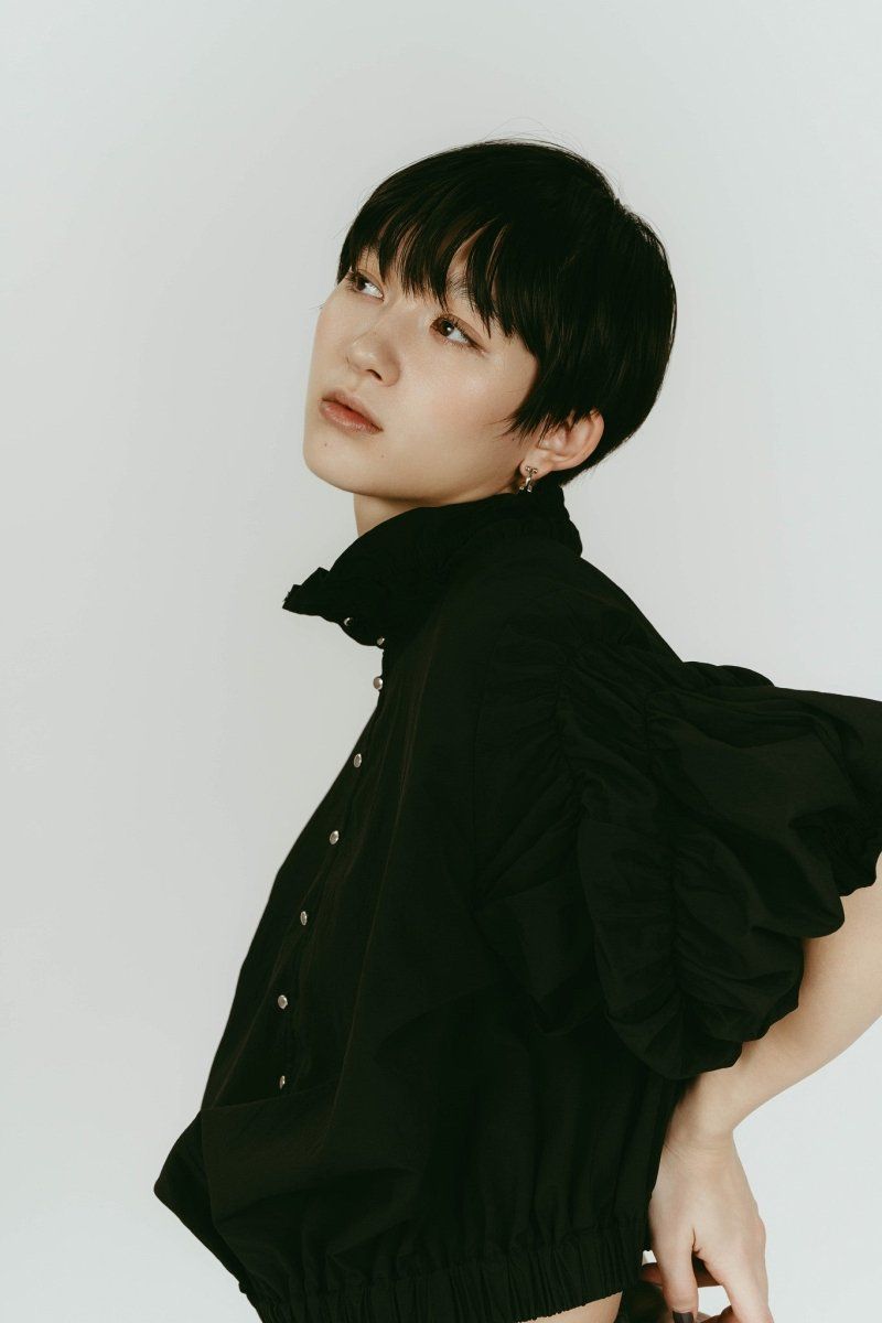 many way frill blouse (Black) / メニーウェイ フリルブラウス (ブラック) / 26SS
