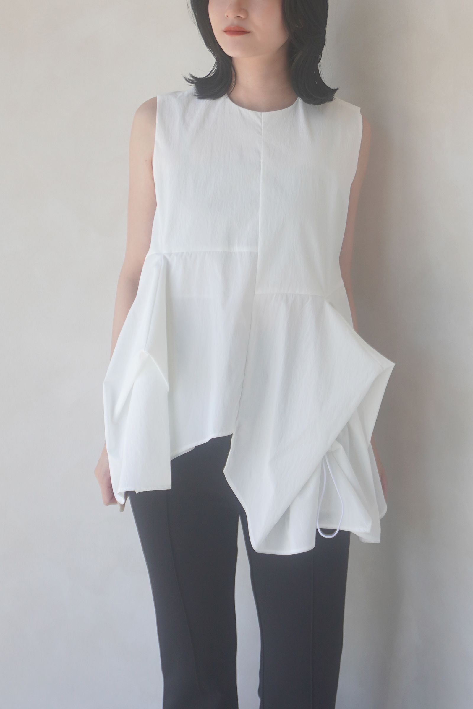 TUCK GATHER SLEEVELES TOP / タックギャザースリーブレストップス (ホワイト)