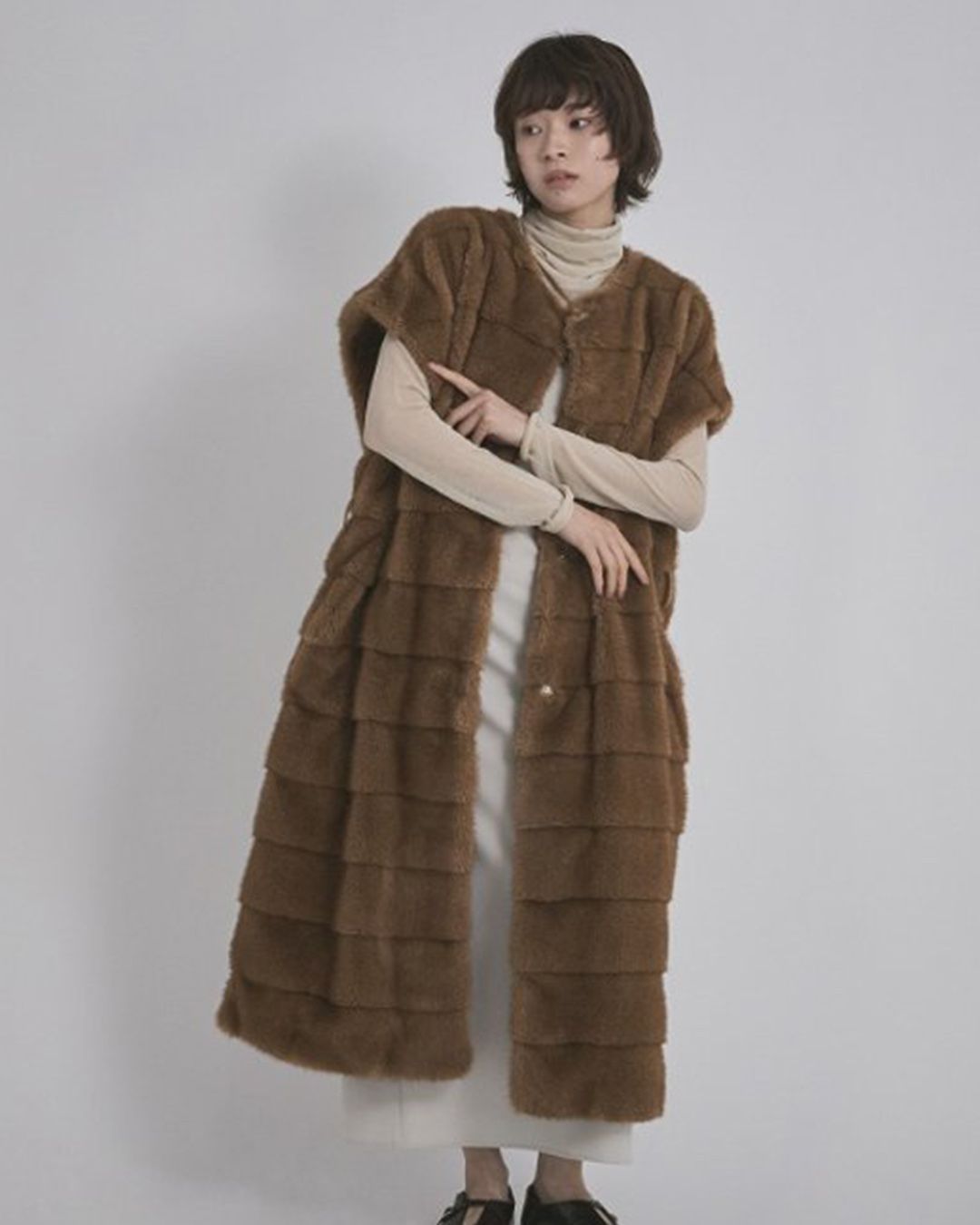 【先行予約】【26TH-10】ミンク調ファーロングベスト (キャメル) Mink Like Fur Long Vest (Camel) /  エコファー  /  フェイクファー 【受注期間6/14 23:59まで】