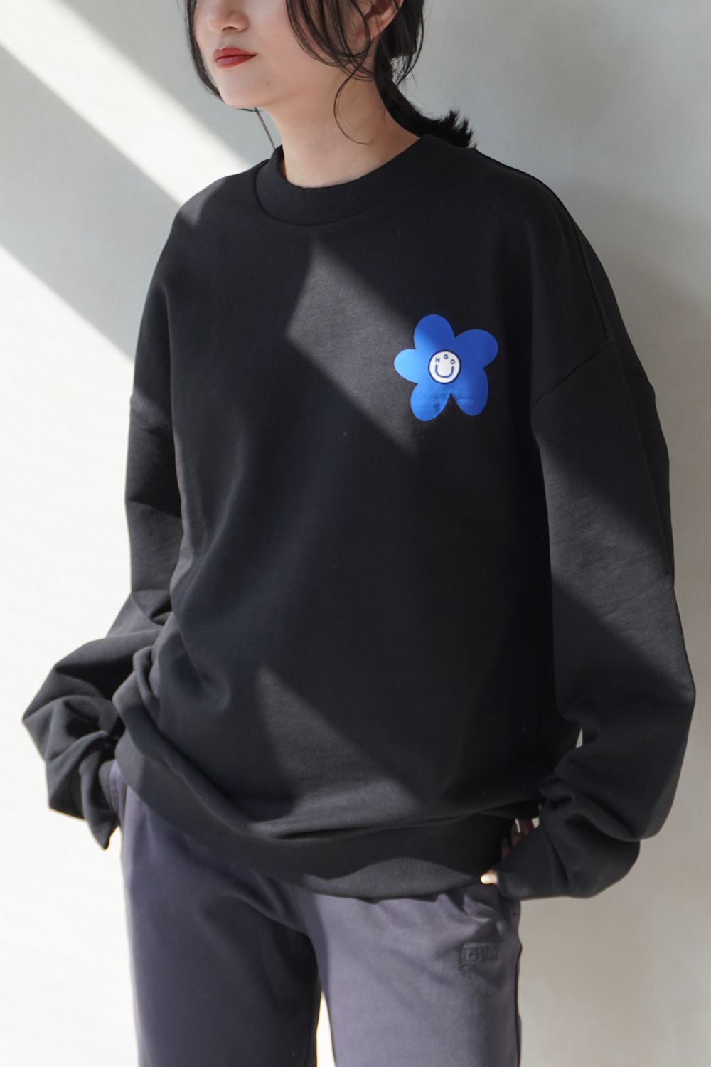 【関税込み】Hugo ネイビー ロゴプリント スウェットシャツ HUGO ロゴ スウェットシャツ | ブルー | FARFETCH JP