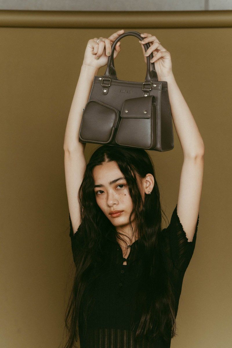 multi pocket hand bag / マルチポケットハンドバッグ (チャコール)