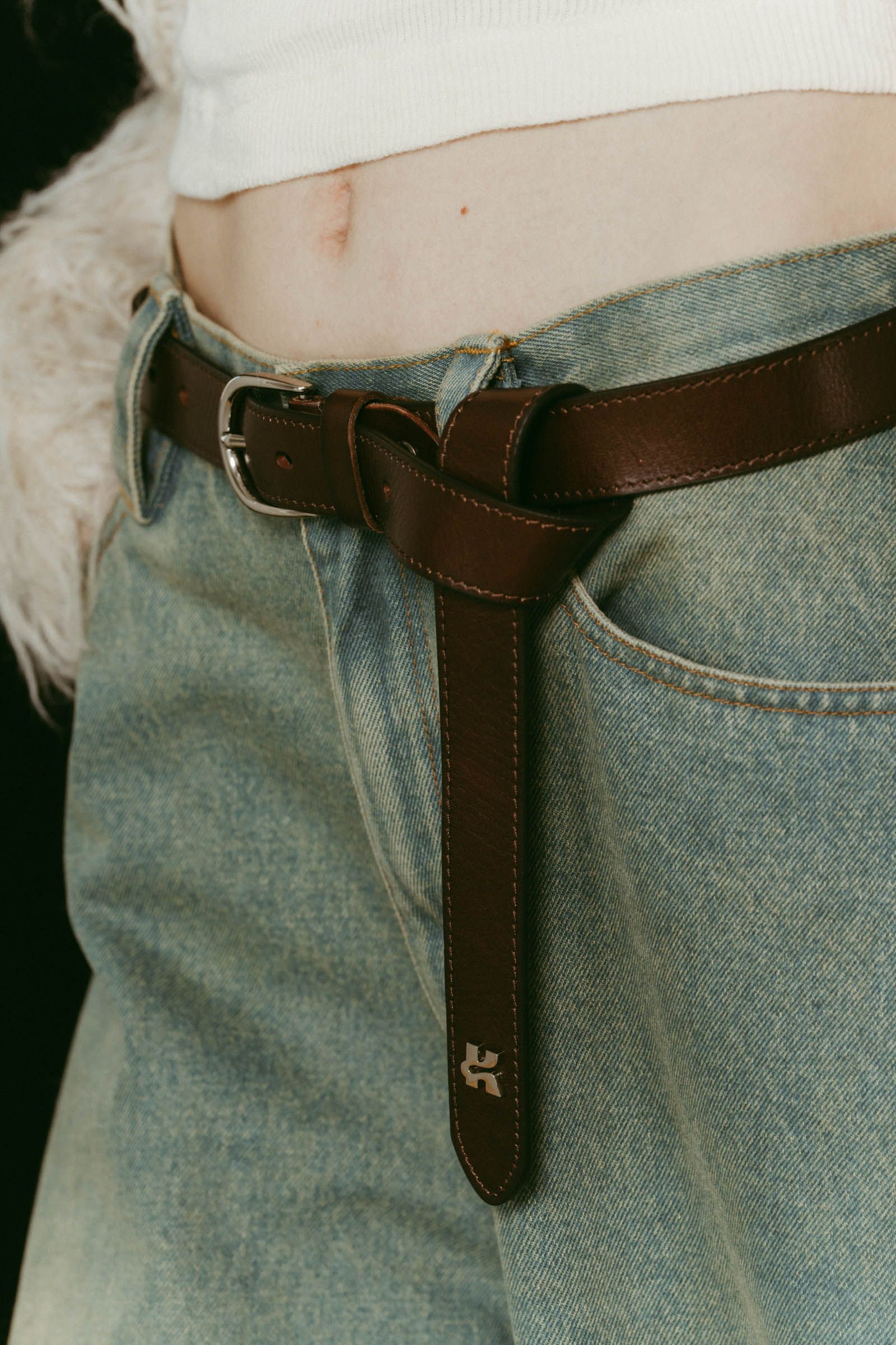 Kmotif leather belt / Kモチーフ レザーベルト (ブラウン) / 25AW
