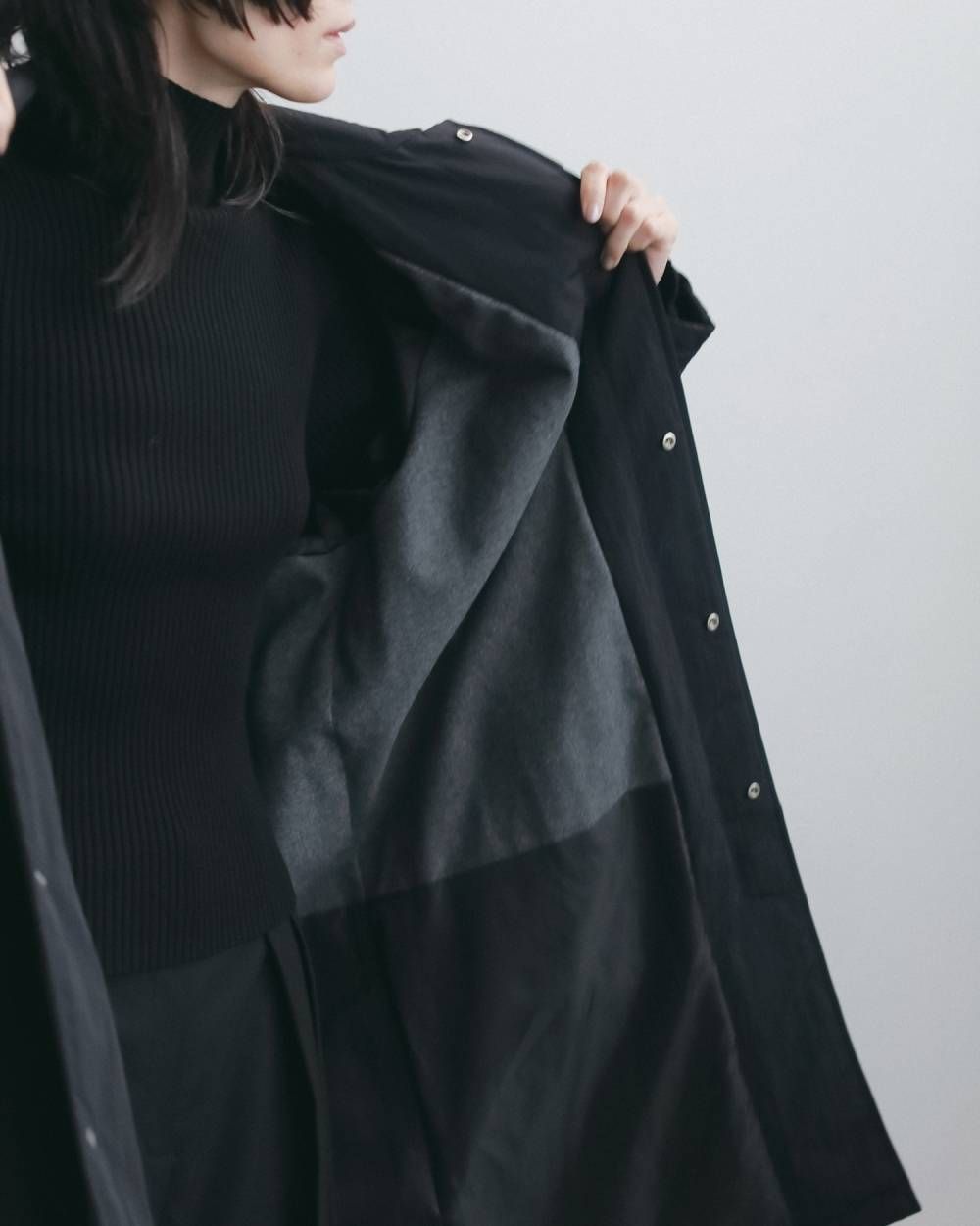 パッデッド ステンカラーコート (ブラック) Padded Soutiencollar Coat (Black) / 26AW 【6月29日まで期間限定予約】
