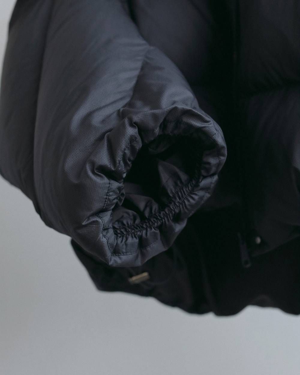 スタンドカラーダウンジャケット (チャコールグレー) Standcollar Down Jacket (Charcoal gray) / 26AW 【6月29日まで期間限定予約】