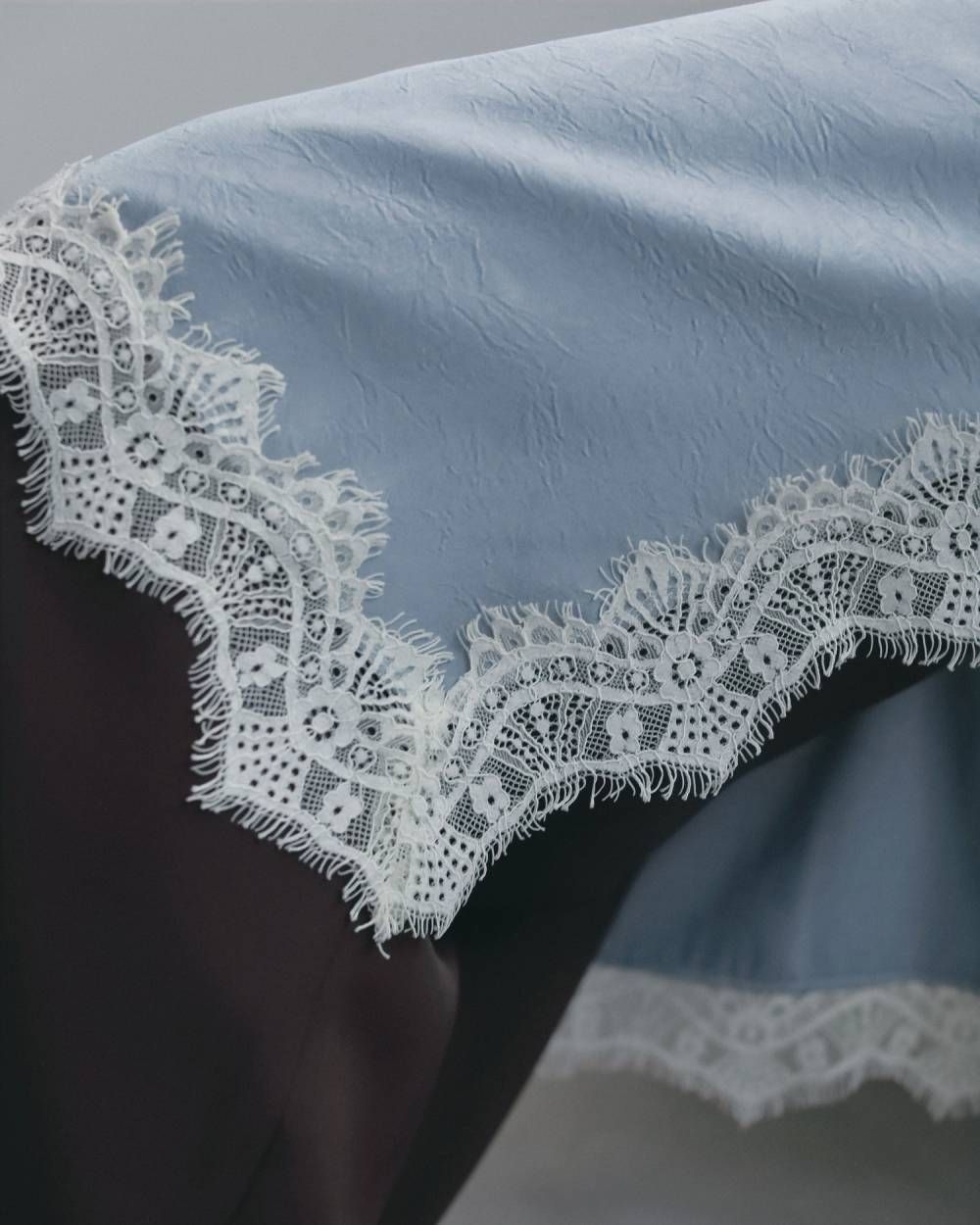 サテンレーススカート (アイスブルー) Satin Lace Skirt (Iceblue) / 26AW 【6月29日まで期間限定予約】