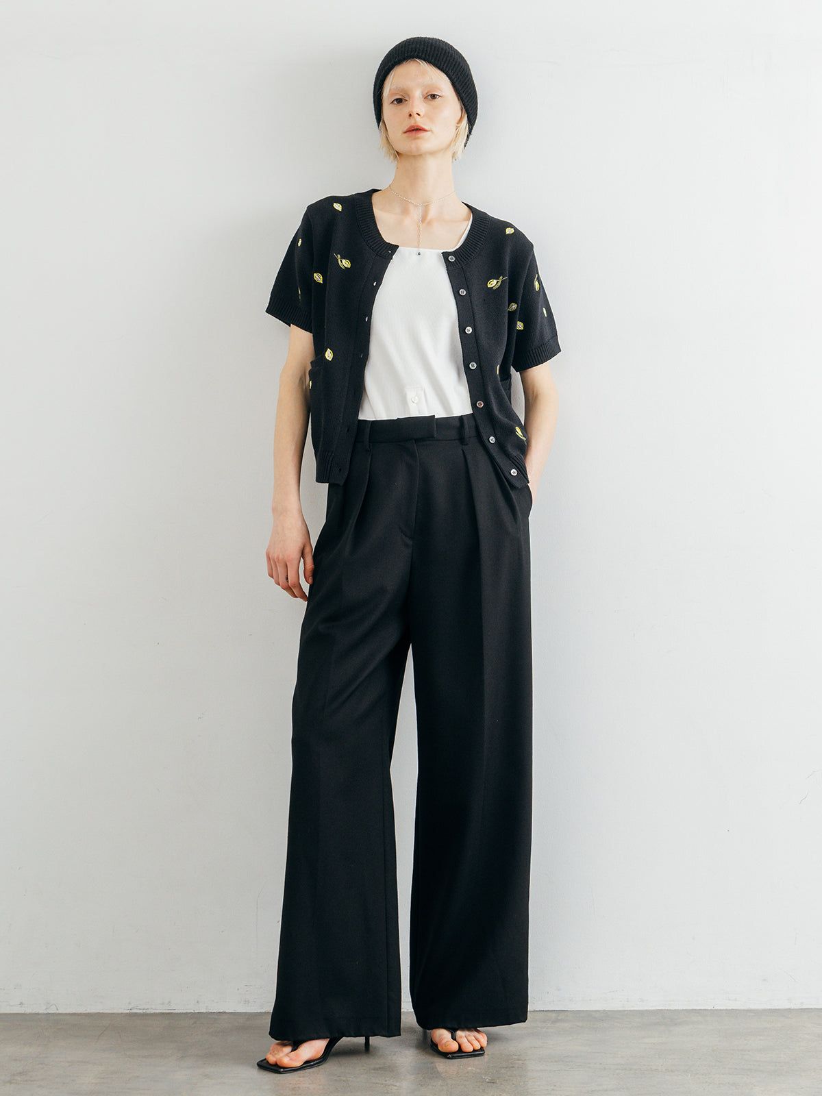 モチーフ エンブロイダリー ニットカーディガン (ブラック) MOTIF EMBROIDERY KNIT CD (Black) /  26SS