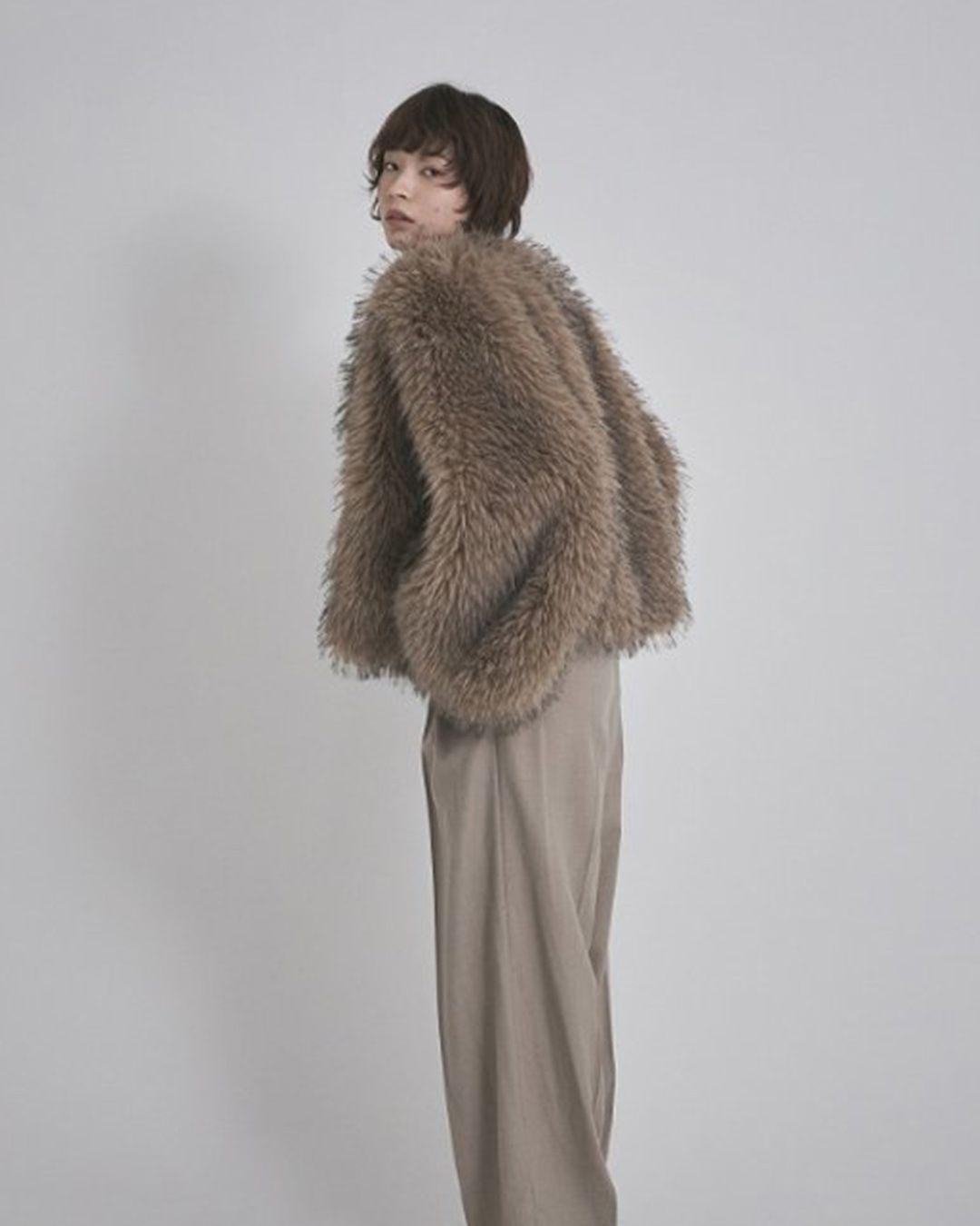 【先行予約】【26TH-09】ムートン調2ウェイファーコート (キャメル) 2way Collar Fox Like Fur Coat (Camel) /  エコファー  /  フェイクファー 【受注期間6/14 23:59まで】