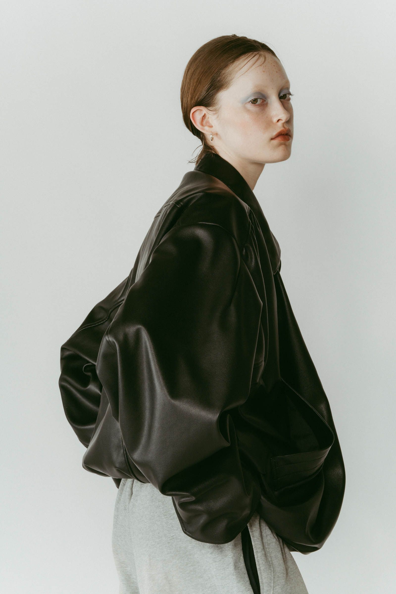 voluminous leather jacket(unisex) / ボリュームレザージャケットブルゾン (ブラック) / 25AW