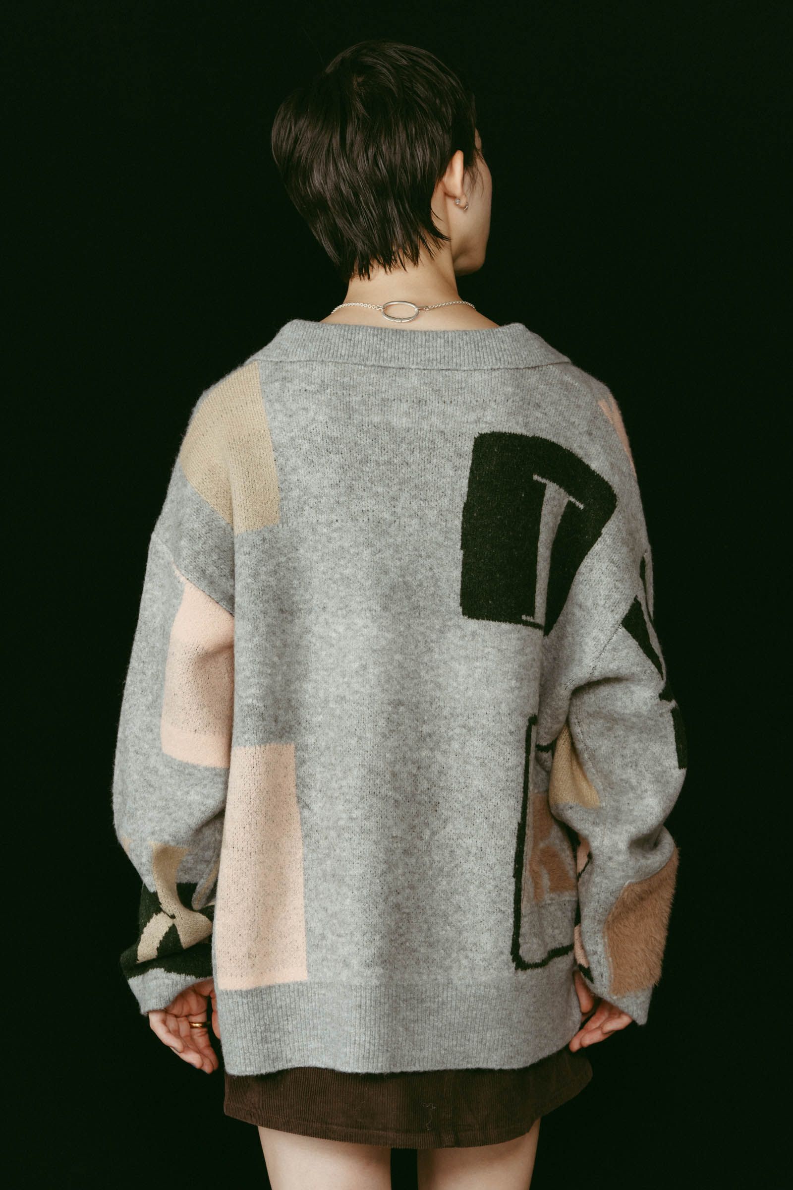 K design knit pullover(unisex) / Kデザイン ニットプルオーバー (グレー) / 25AW