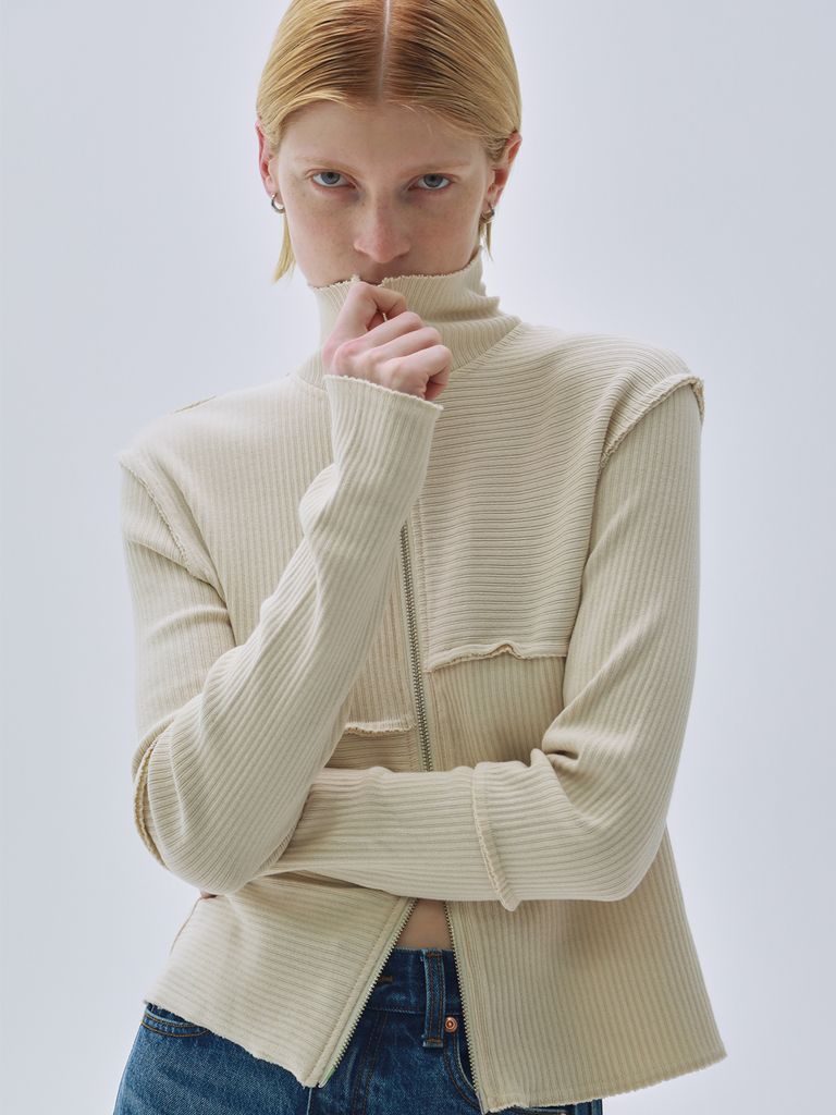MODEL:176cm/COLOR:OFF WHITE
