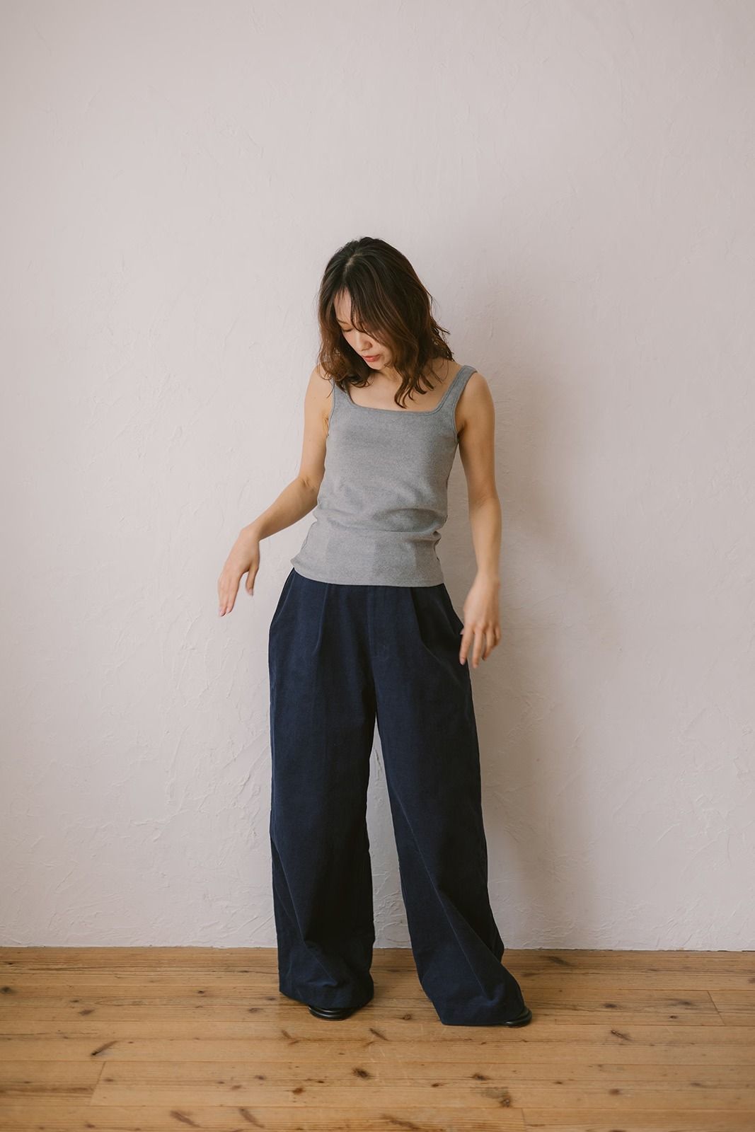 スクエアネックカップインタンクトップ (グレー) Square Neck Tank Top (Gray) /  26SS